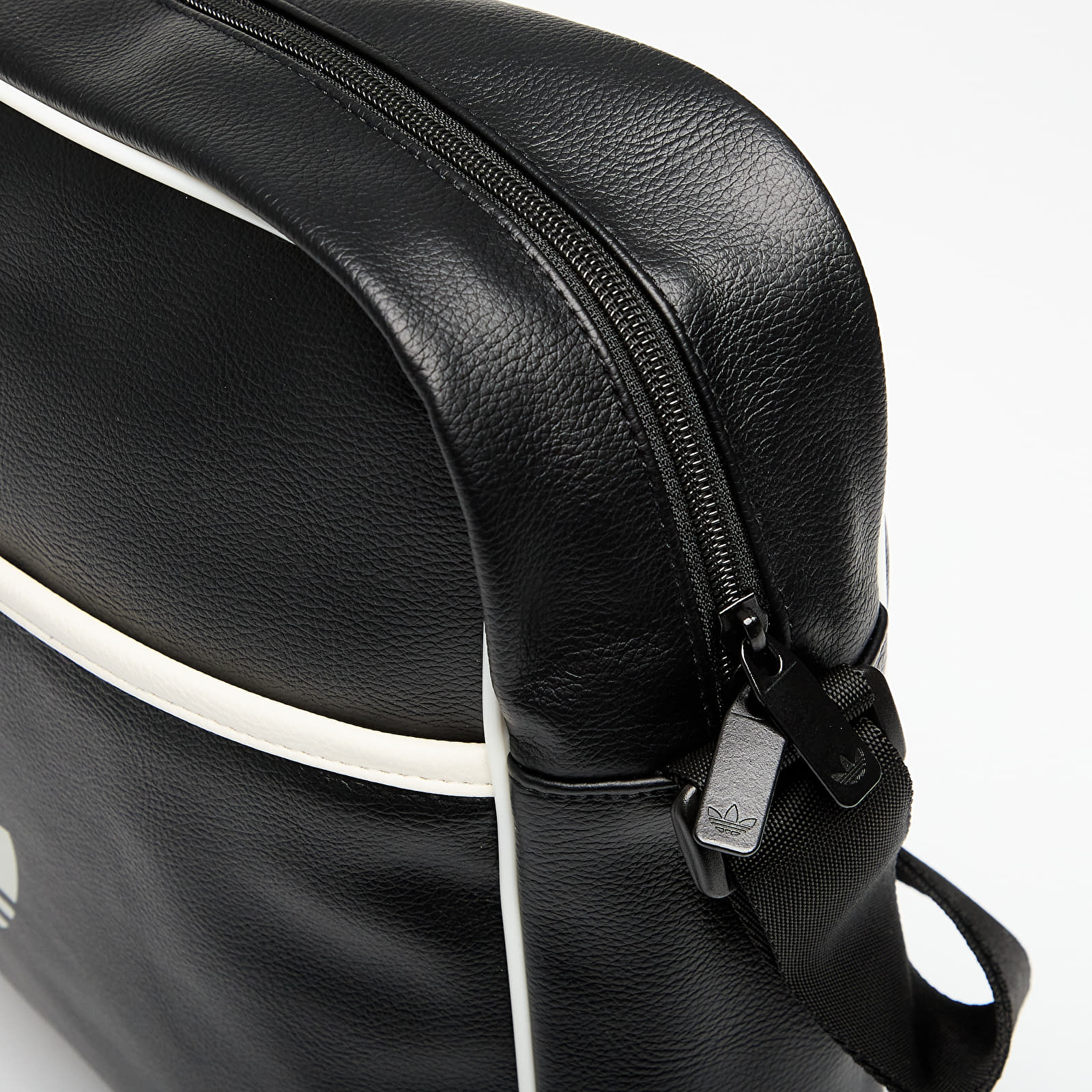 Umhängetaschen für Männer adidas Airliner Black