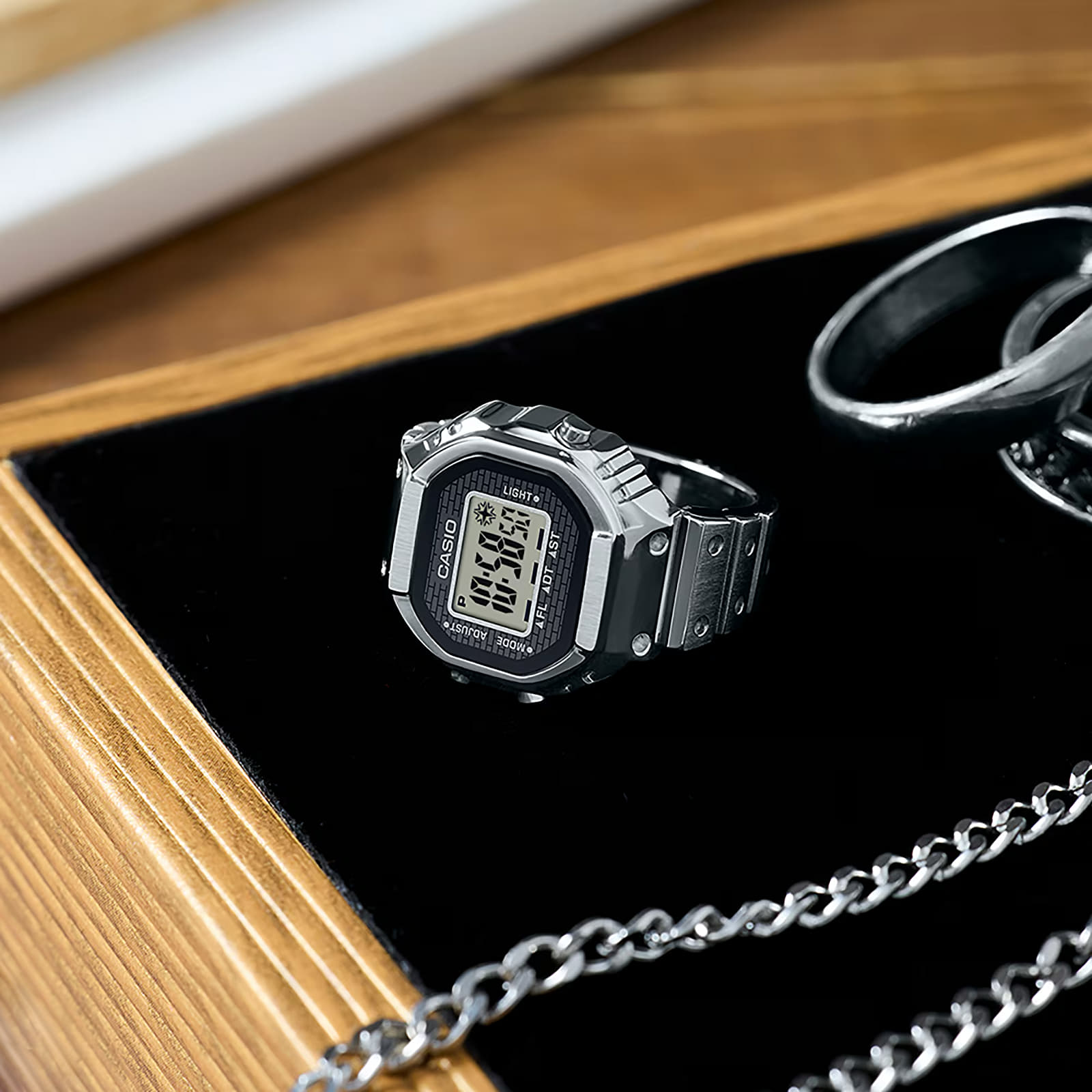 Klockor för män Casio 50th Anniversary Ring Watch CRW-001-1ER Silver