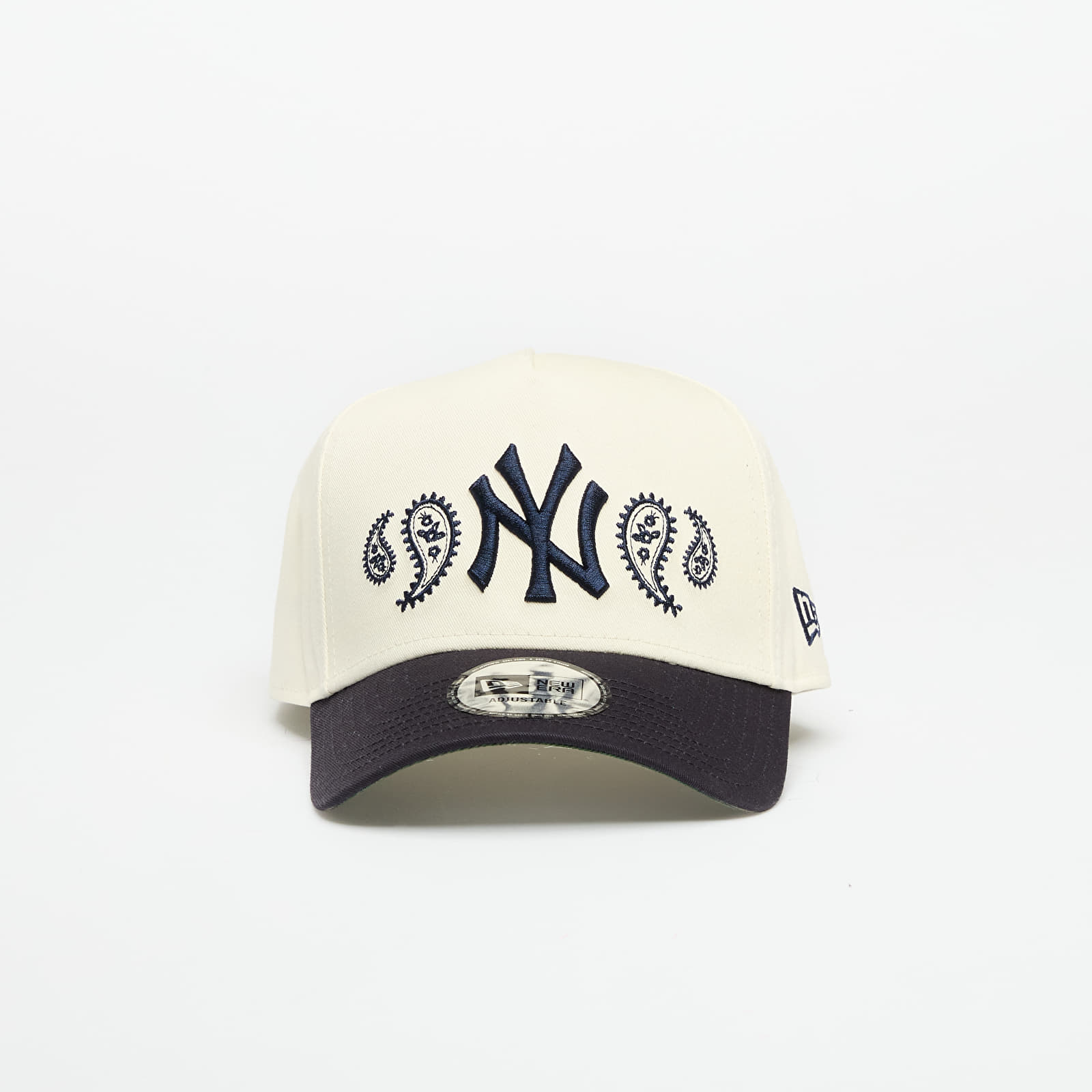 Mützen für Männer New Era New York Yankees 9FORTY Aframe Paisley Cap Chrome White/ Navy