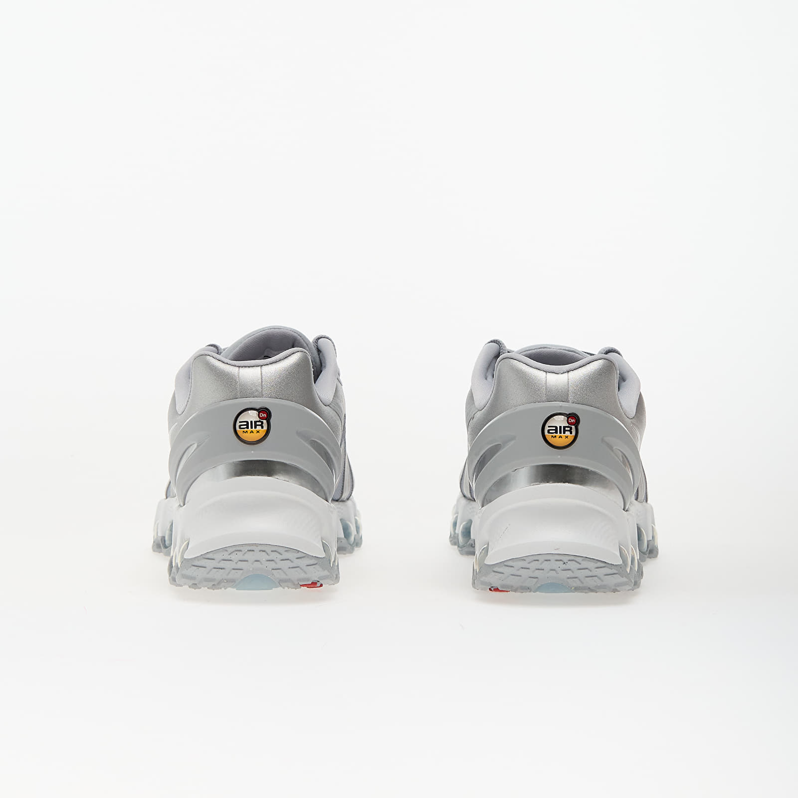Încălțăminte și sneakerși pentru femei Nike W Air Max DN8 Wolf Grey/ Metallic Silver-Off White