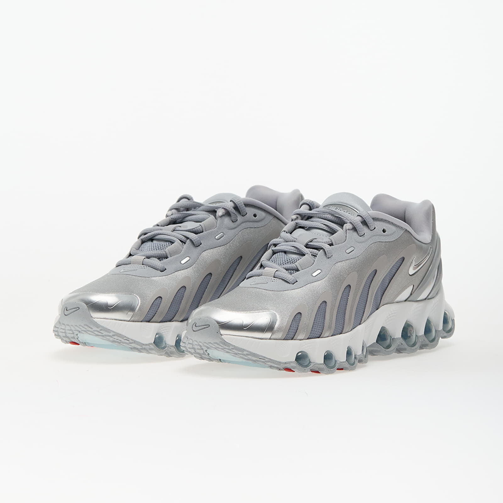 Încălțăminte și sneakerși pentru femei Nike W Air Max DN8 Wolf Grey/ Metallic Silver-Off White