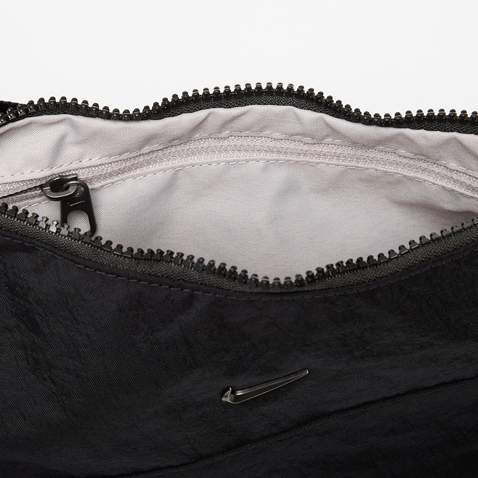 Umhängetaschen Nike Aura Crescent Crossbody Bag (4L) Black/ Black/ Gunmetal