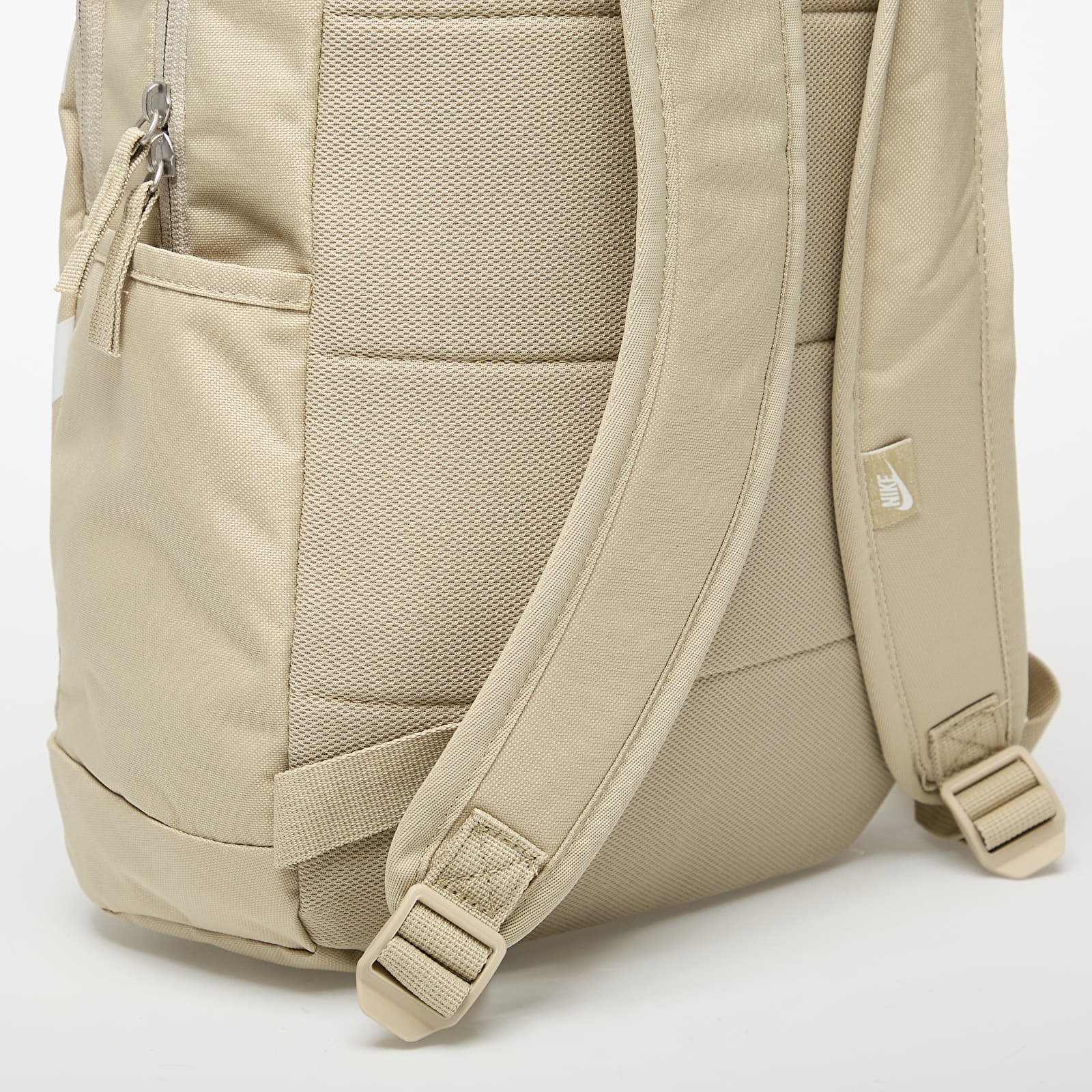 Férfi hátizsákok Nike Elemental Backpack (21L) Desert Khaki/ Desert Khaki/ Summit White