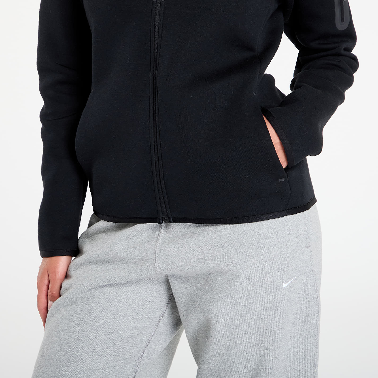 Kapucnis pulóverek és pulcsik Nike Sportswear Tech Fleece Windrunner Women's Full-Zip Hoodie Black/ Black