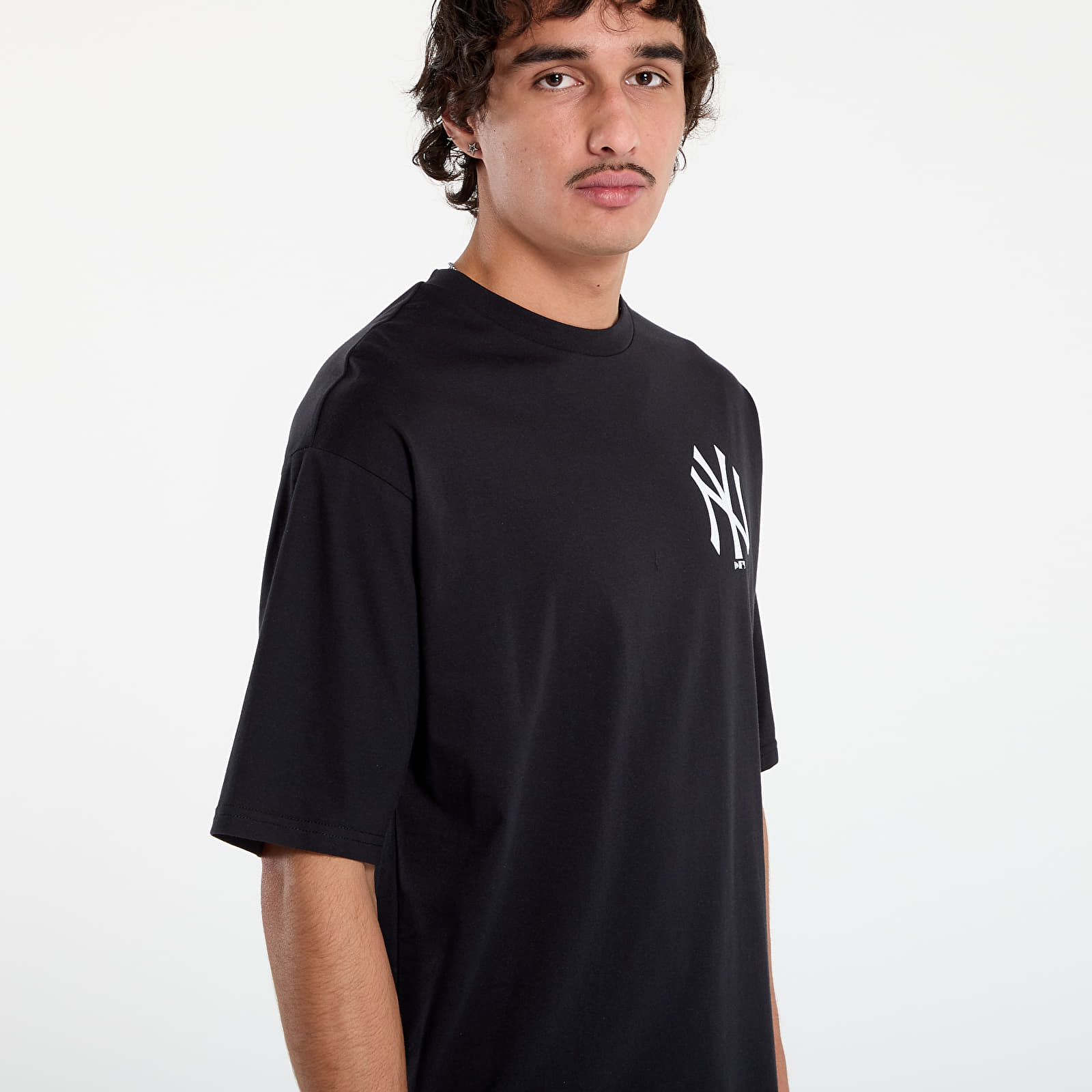 T-Shirts Männer New Era MLB Essentials Lc Os Tee New York Yankees Black/ White