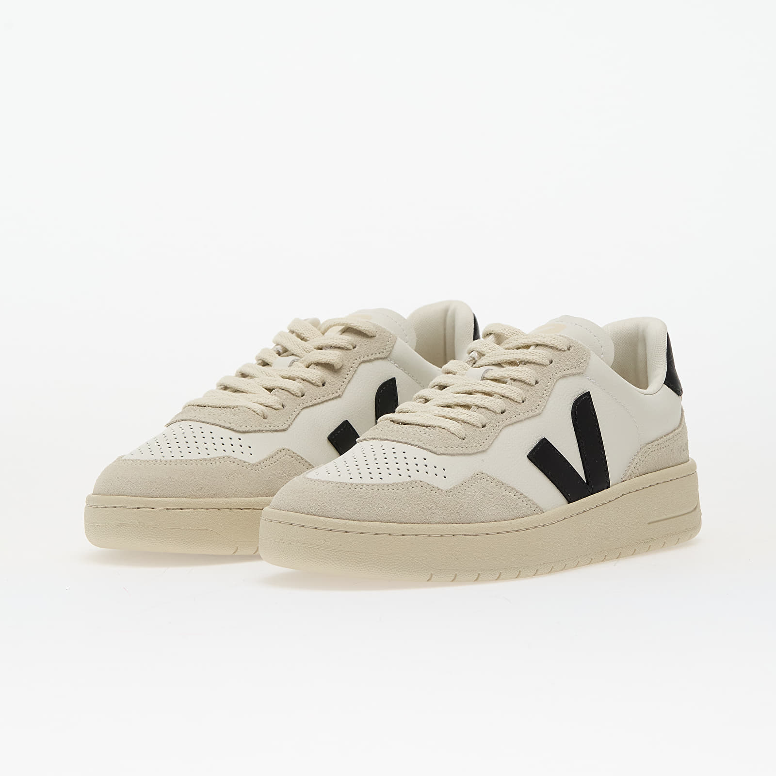 Men's sneakers and shoes Veja V-90 O.T. Leather White_Black