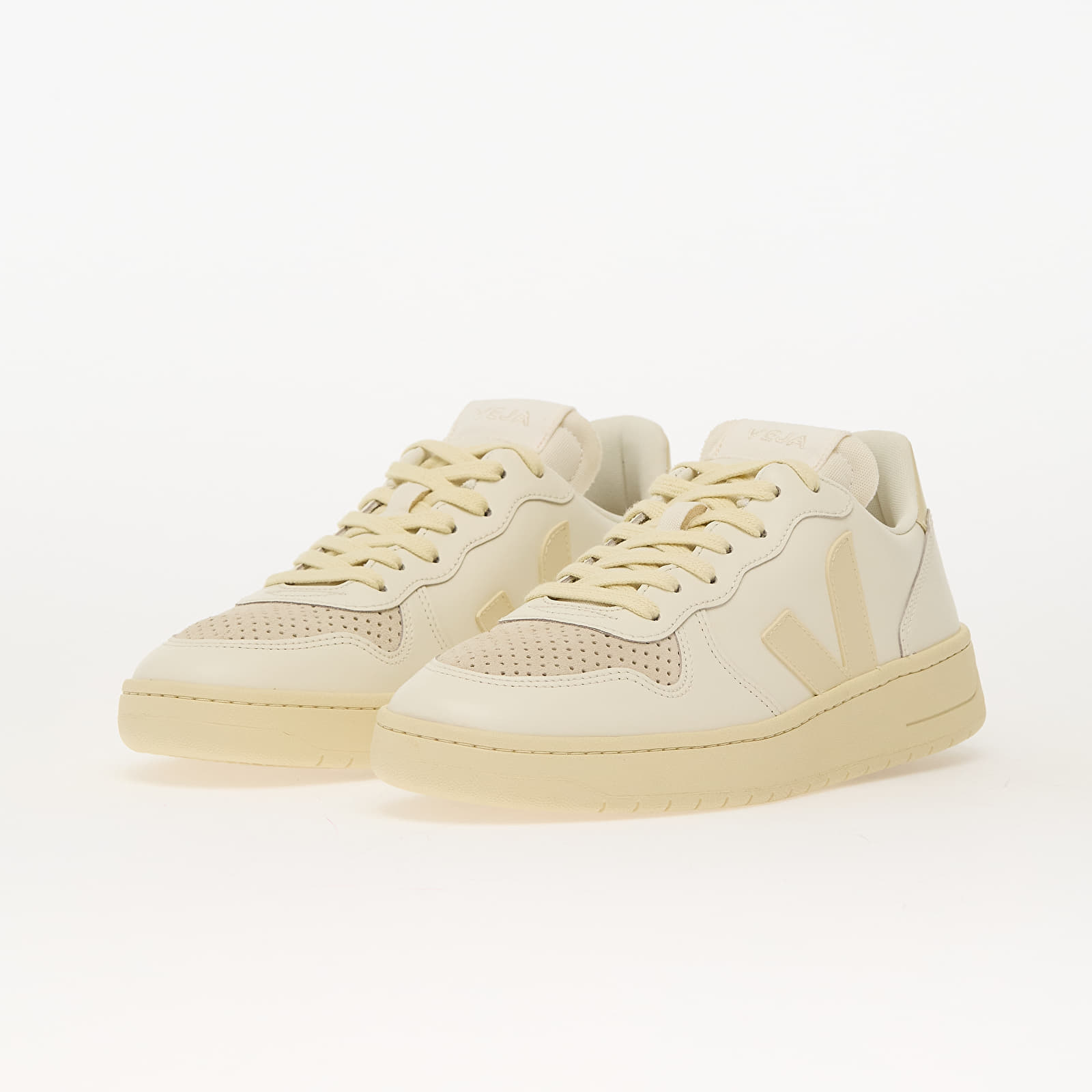 Men's sneakers and shoes Veja V-10 Leather Pure_Calcaire
