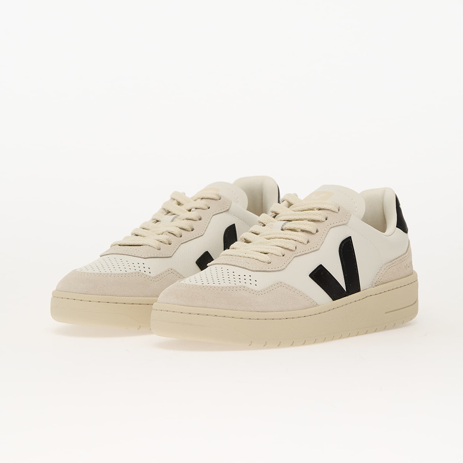 Women's sneakers and shoes Veja W V-90 O.T. Leather White_Black