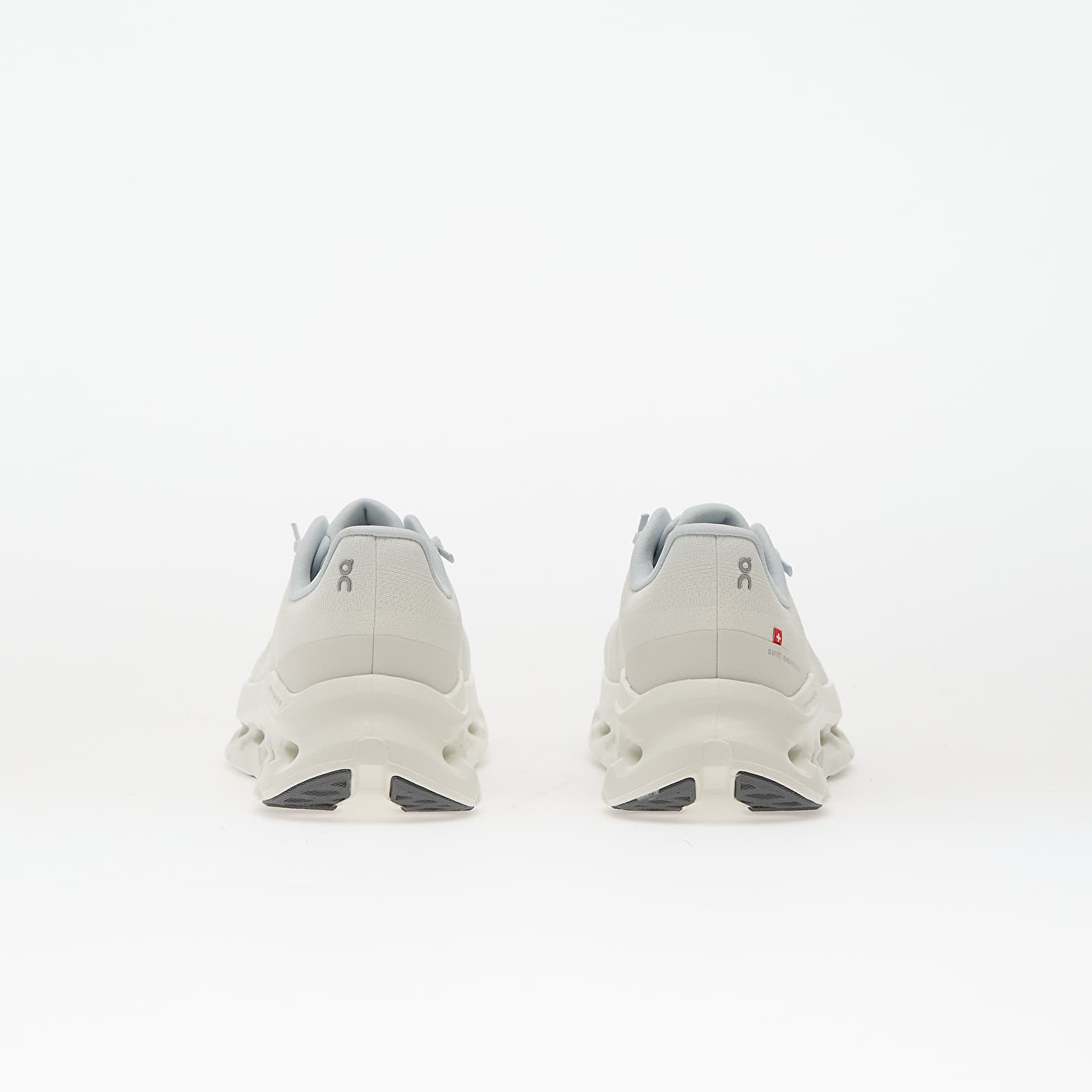 Women's sneakers and shoes On W Cloudtilt Arctic/ Ice