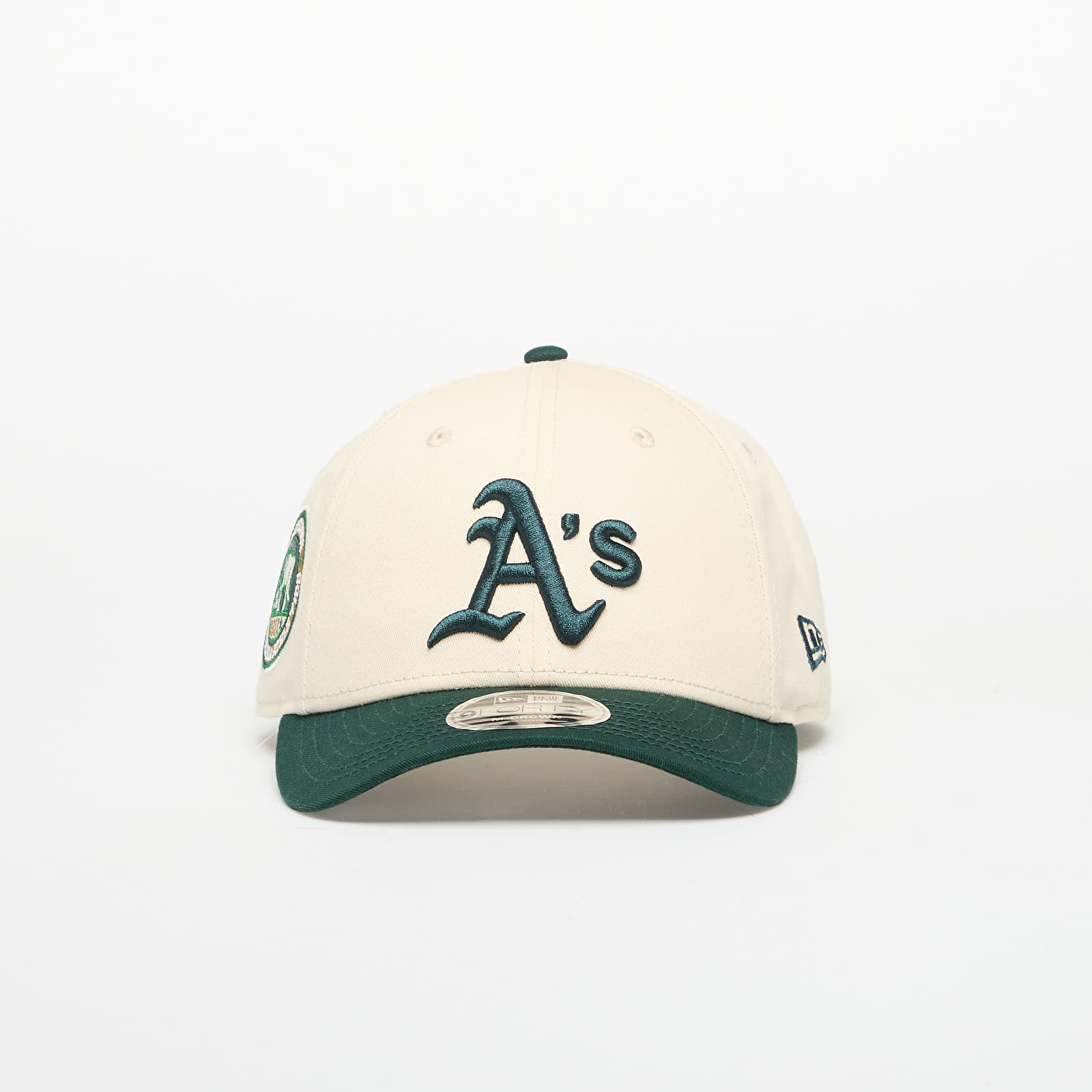 Gorras de hombre New Era 9FORTY Patch Oakathco Cap Light Cream/ Dark Green