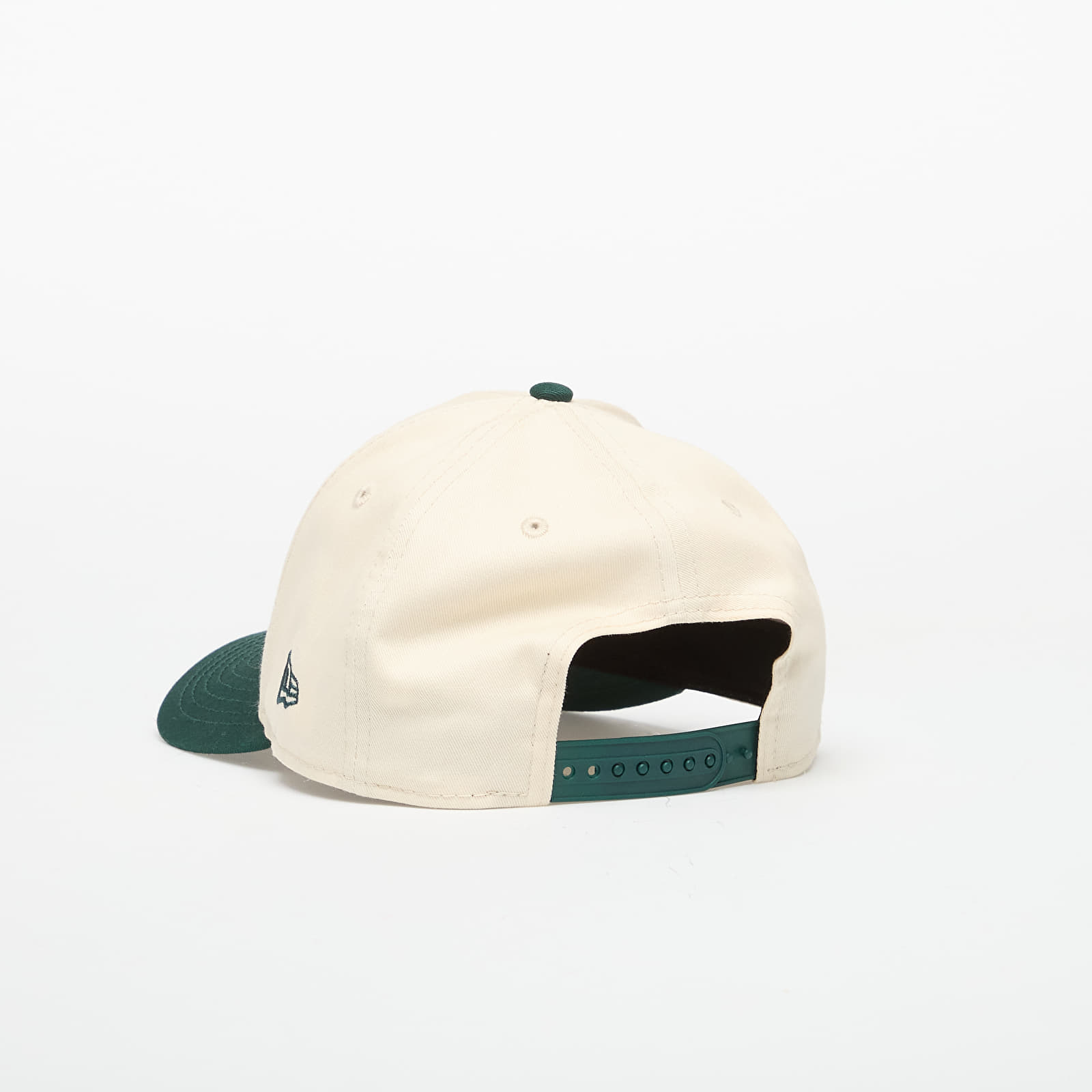 Gorras de hombre New Era 9FORTY Patch Oakathco Cap Light Cream/ Dark Green