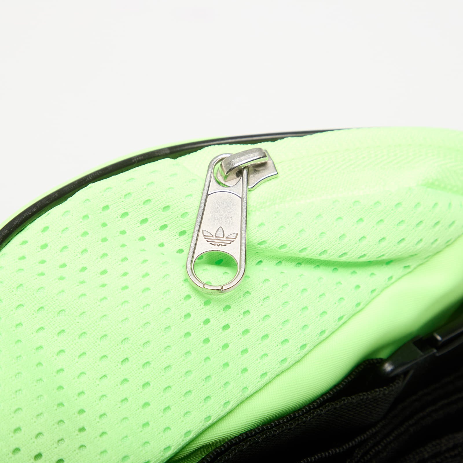 Umhängetaschen für Männer adidas Adicolor Small Item Bag Signal Green