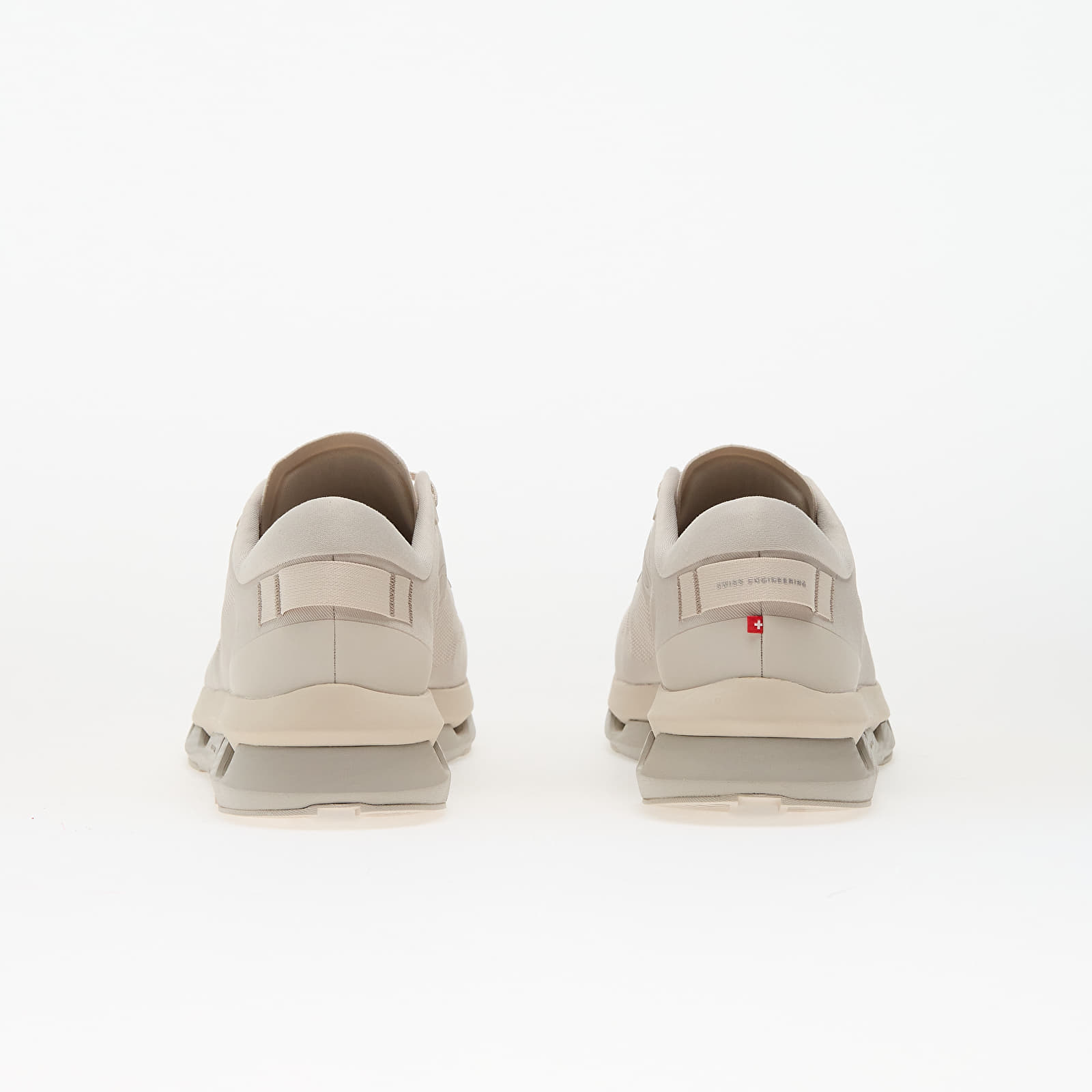 Sneakers och skor för män On M Cloudzone Pearl/ Truffle