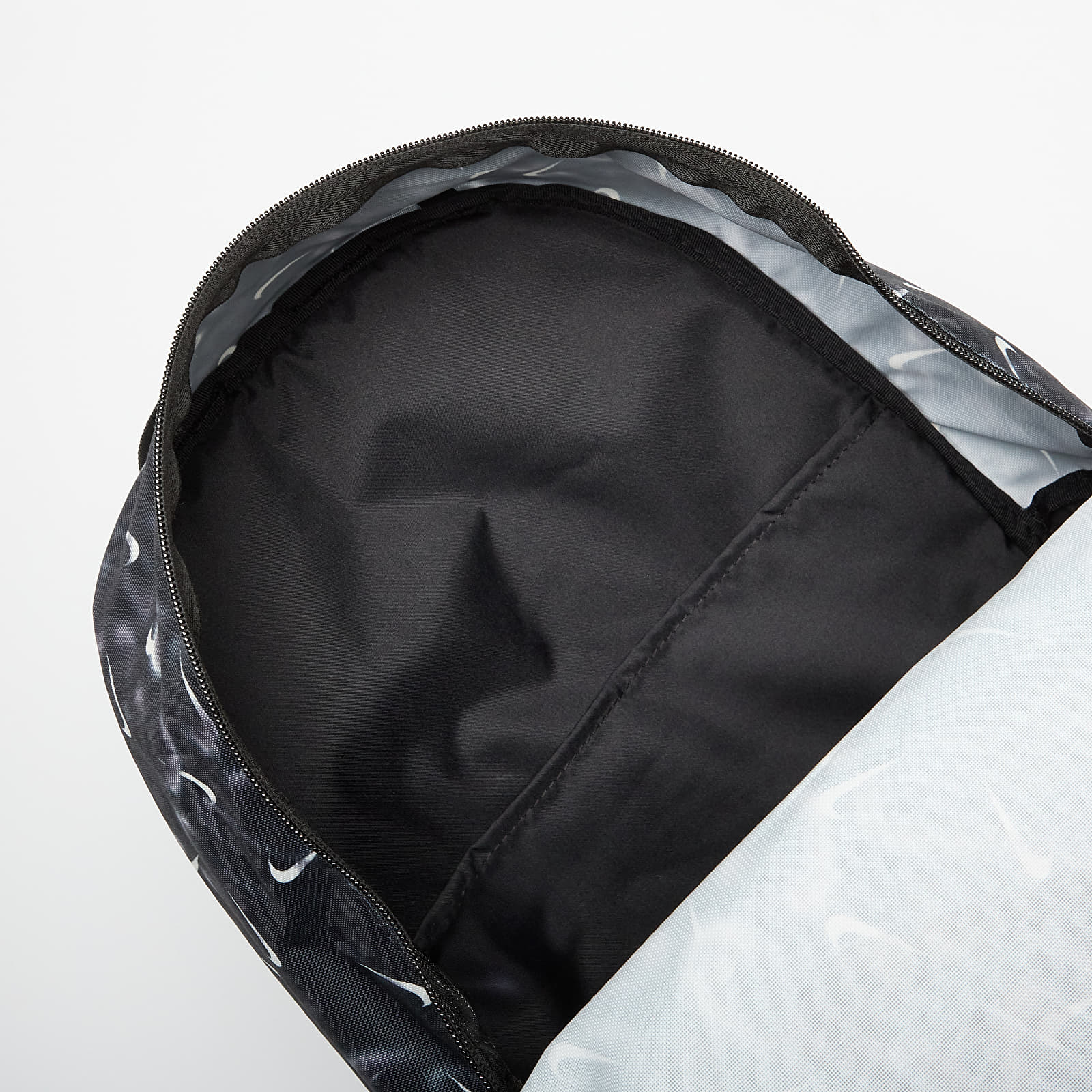 Rucksäcke für Männer Nike Heritage Backpack (25L) Black/ Black/ Summit White