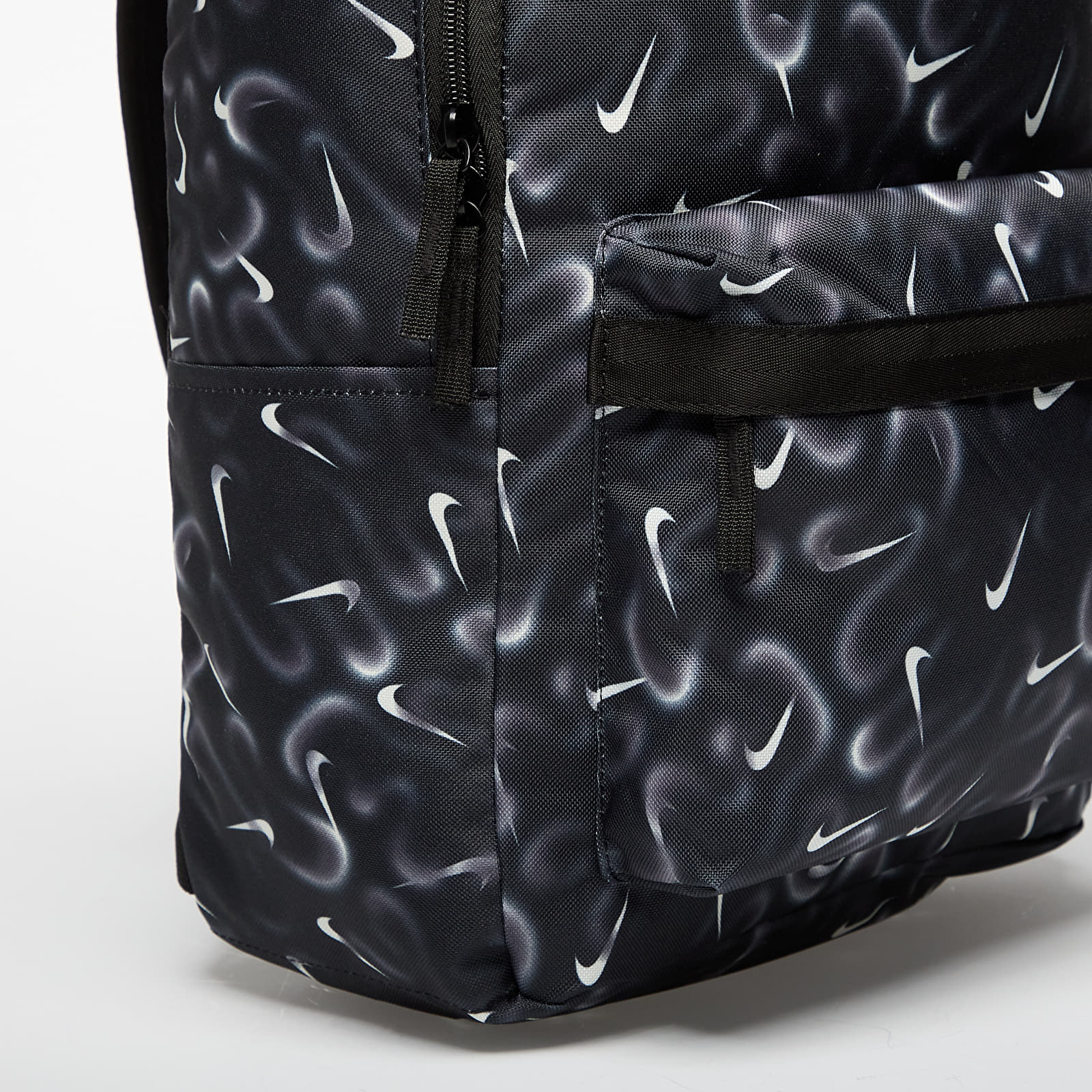 Rucksäcke für Männer Nike Heritage Backpack (25L) Black/ Black/ Summit White