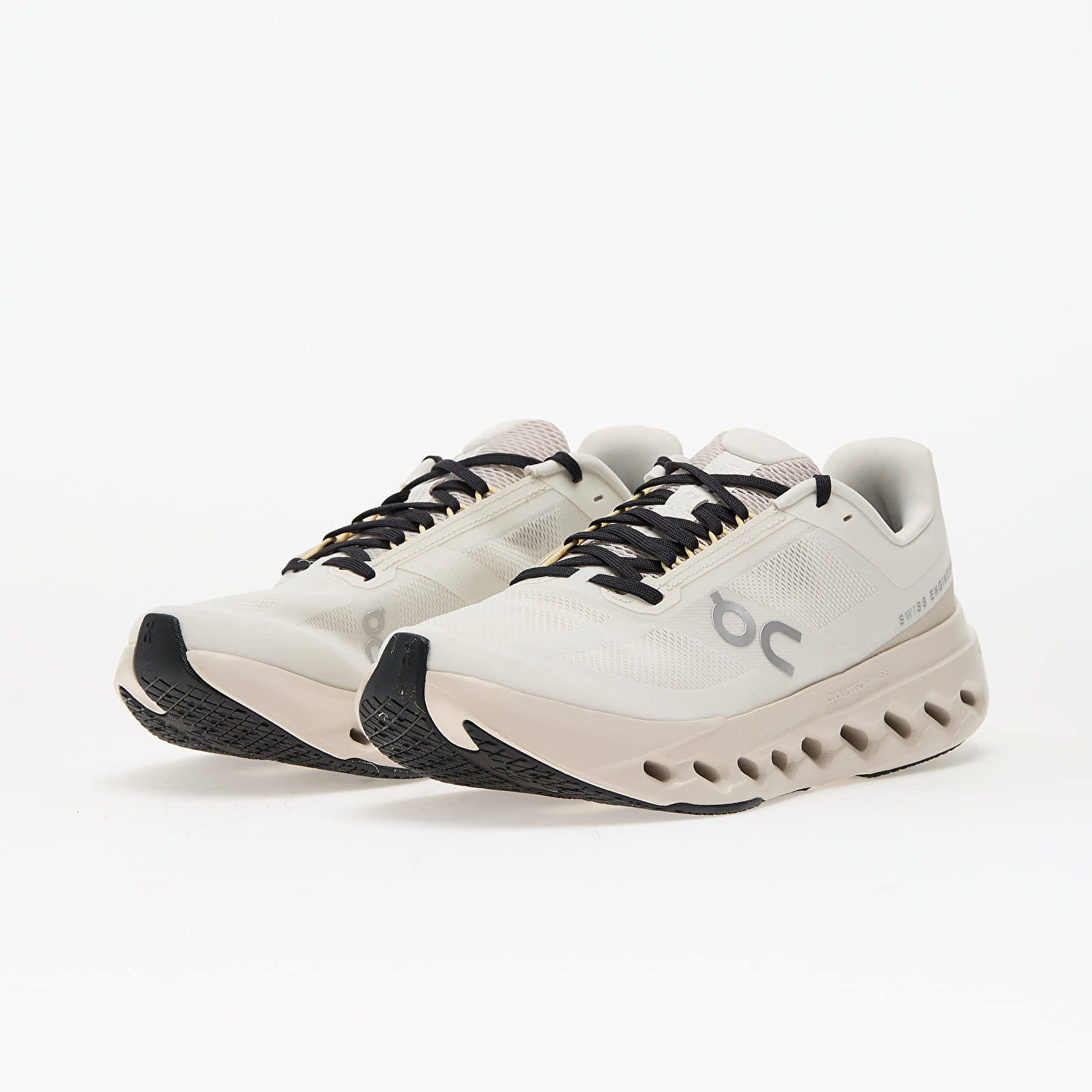 Men's sneakers and shoes On M Cloudsurfer Next Ivory/ Silver