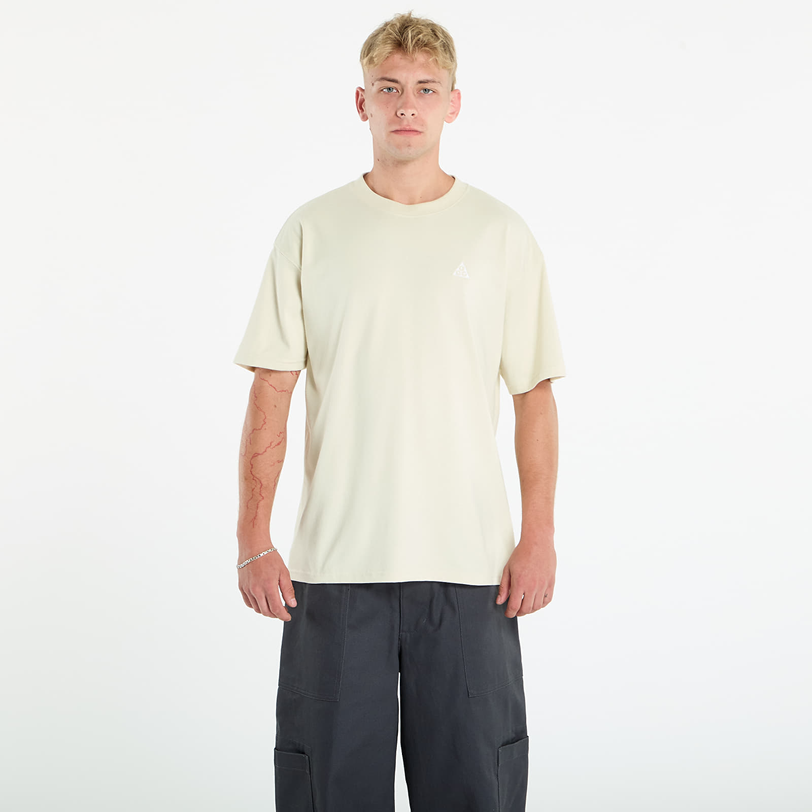 Men's T-shirts Nike ACG Men's Max90 T-Shirt Lt Khaki