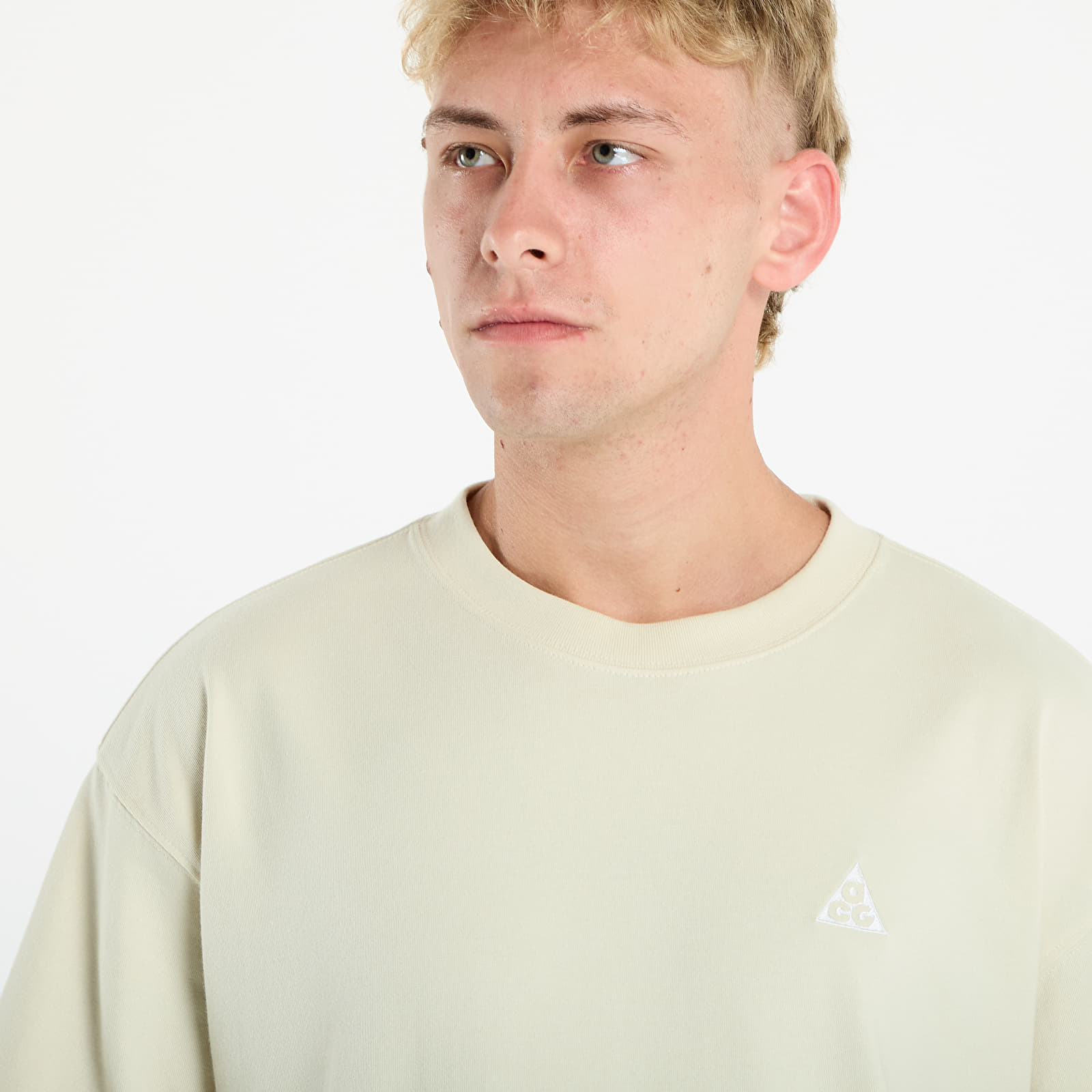 Men's T-shirts Nike ACG Men's Max90 T-Shirt Lt Khaki