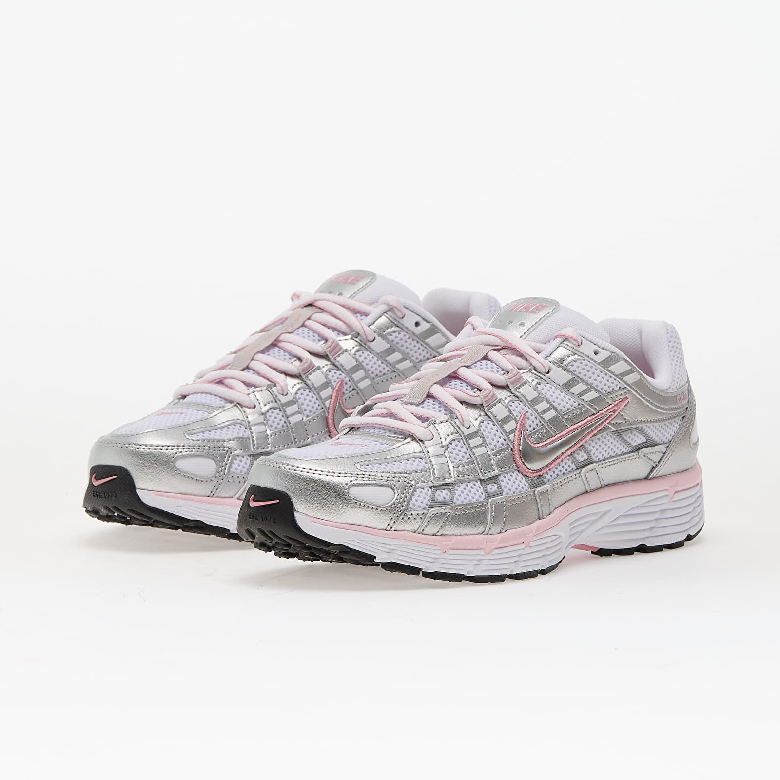 Chaussures et baskets femme Nike W P-6000 White/ Metallic Silver-Elemental Pink-Black