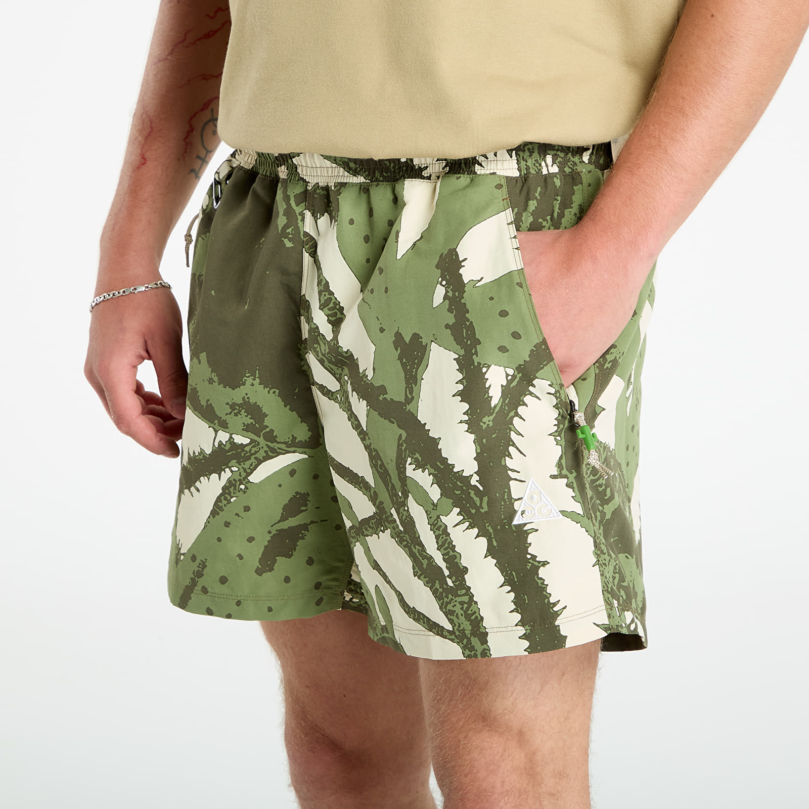 Men's shorts Nike ACG "Reservoir Goat" Men's Shorts Lt Khaki/ Summit White