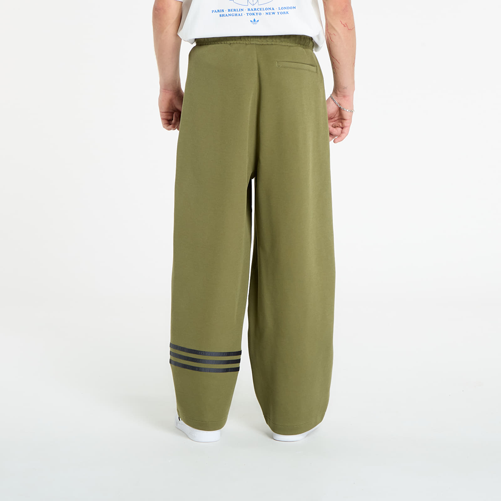 Herren-Sweatpants adidas Neuclassics Sweatpants Focus Olive