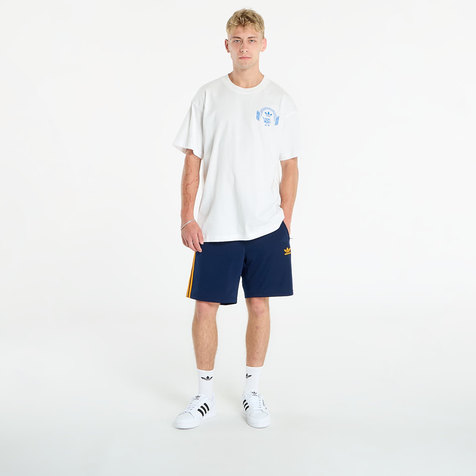 T-Shirts Männer adidas Music Fests Tee Core White