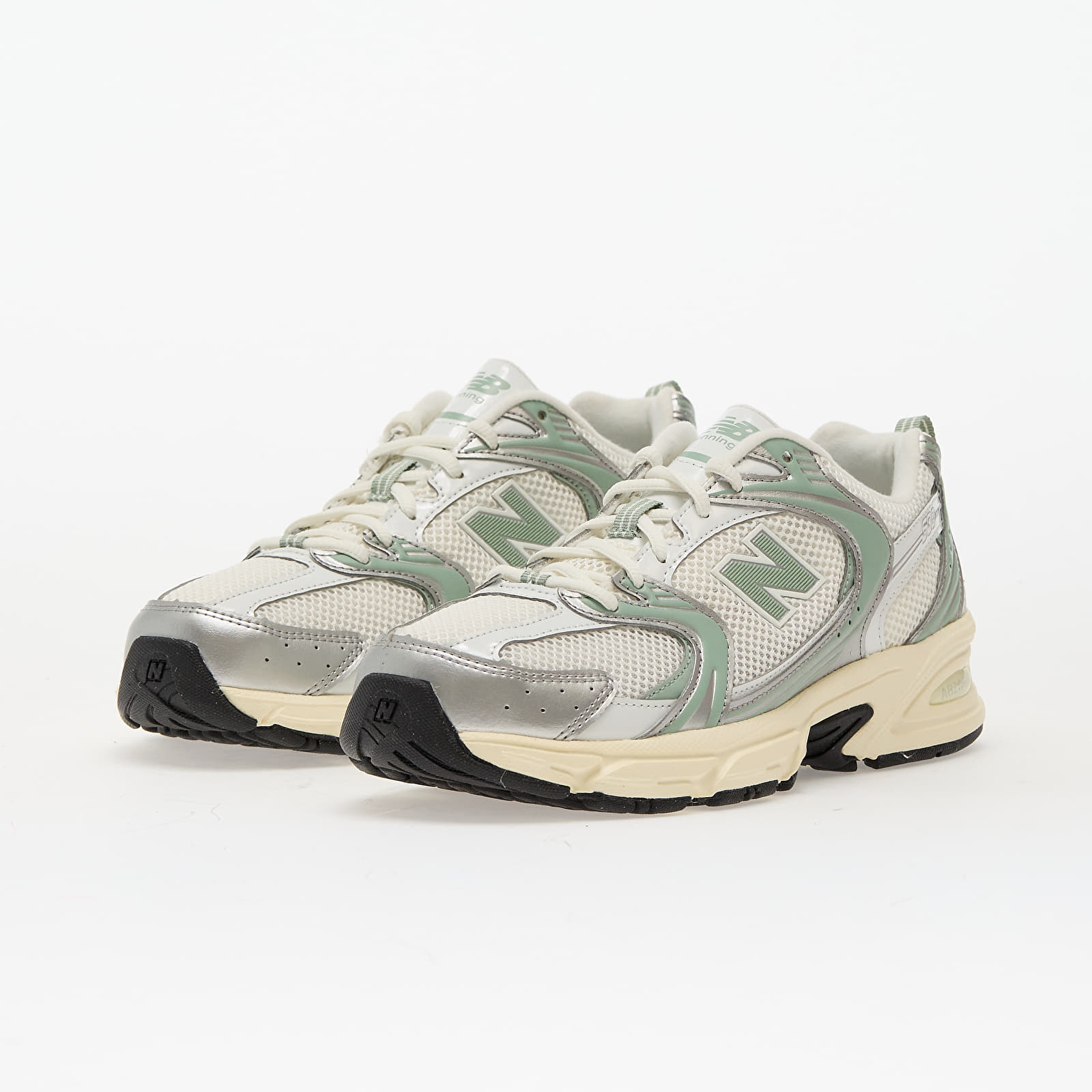 Turnschuhe und Schuhe für Männer New Balance 530 Silver Metallic