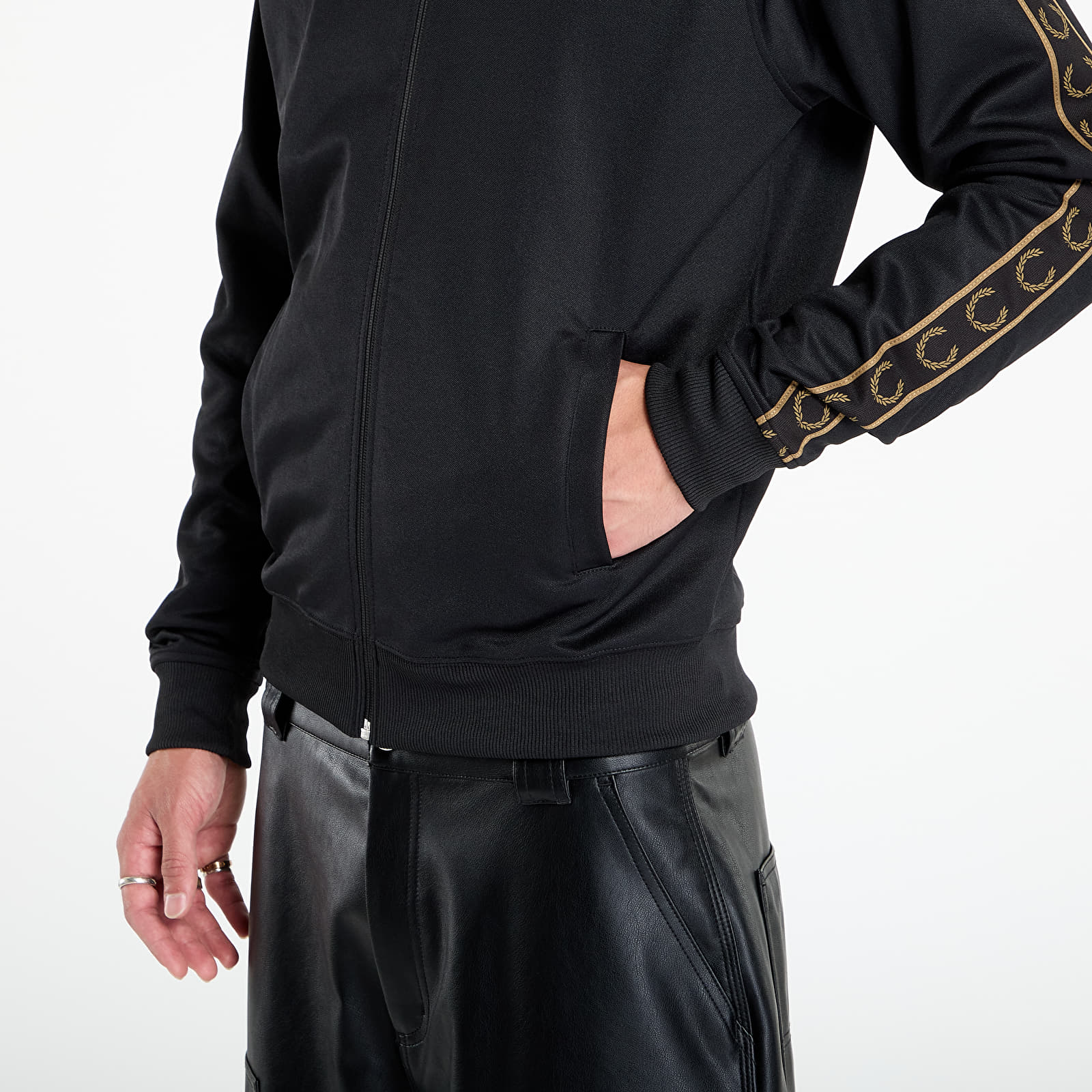 Herren-Sweatshirts FRED PERRY Contrast Tape Track Jacket Black/ Shadedston