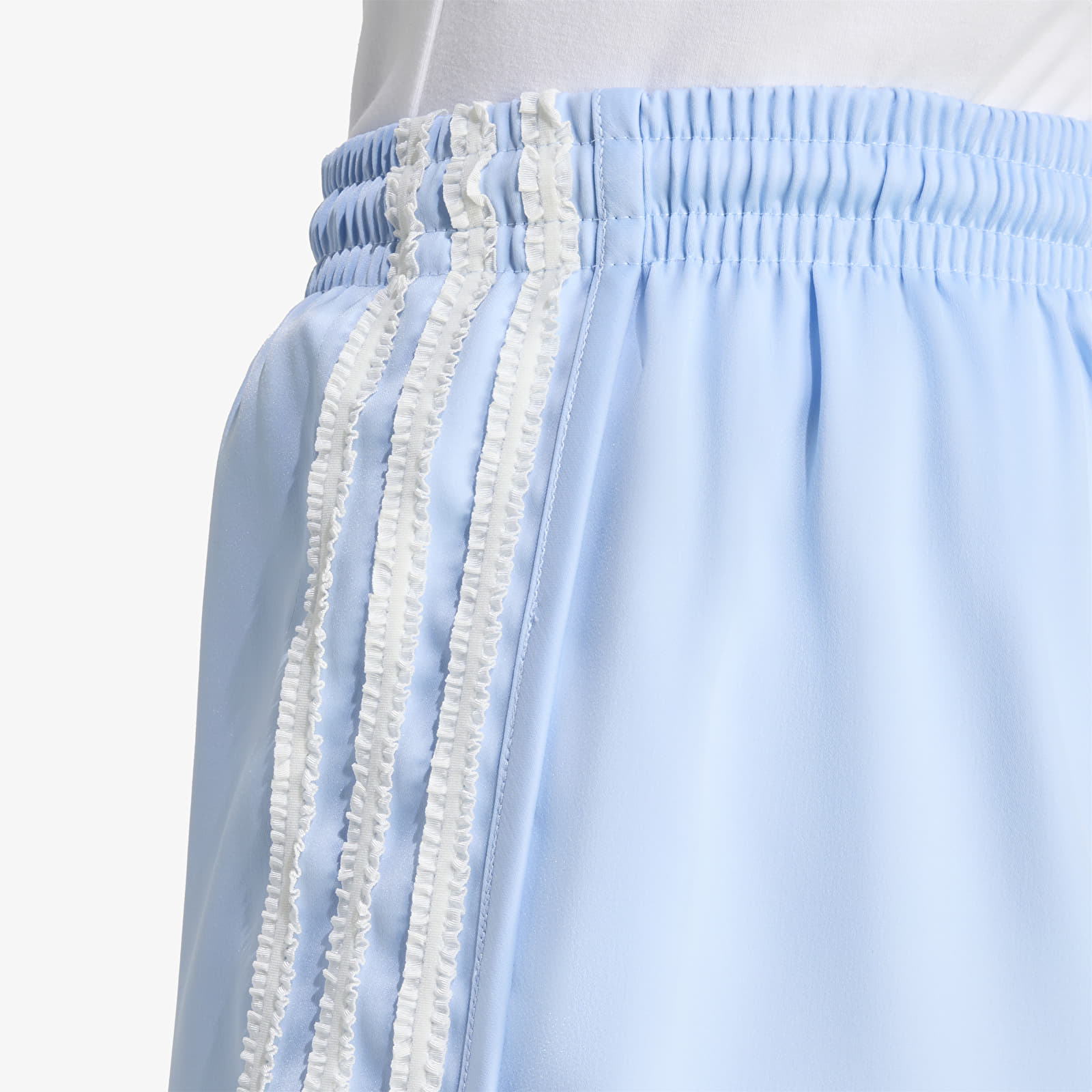 Shorts für Frauen adidas Originals Satin Shorts Ruffle 3-Stripes Clear Sky/ Grey Three