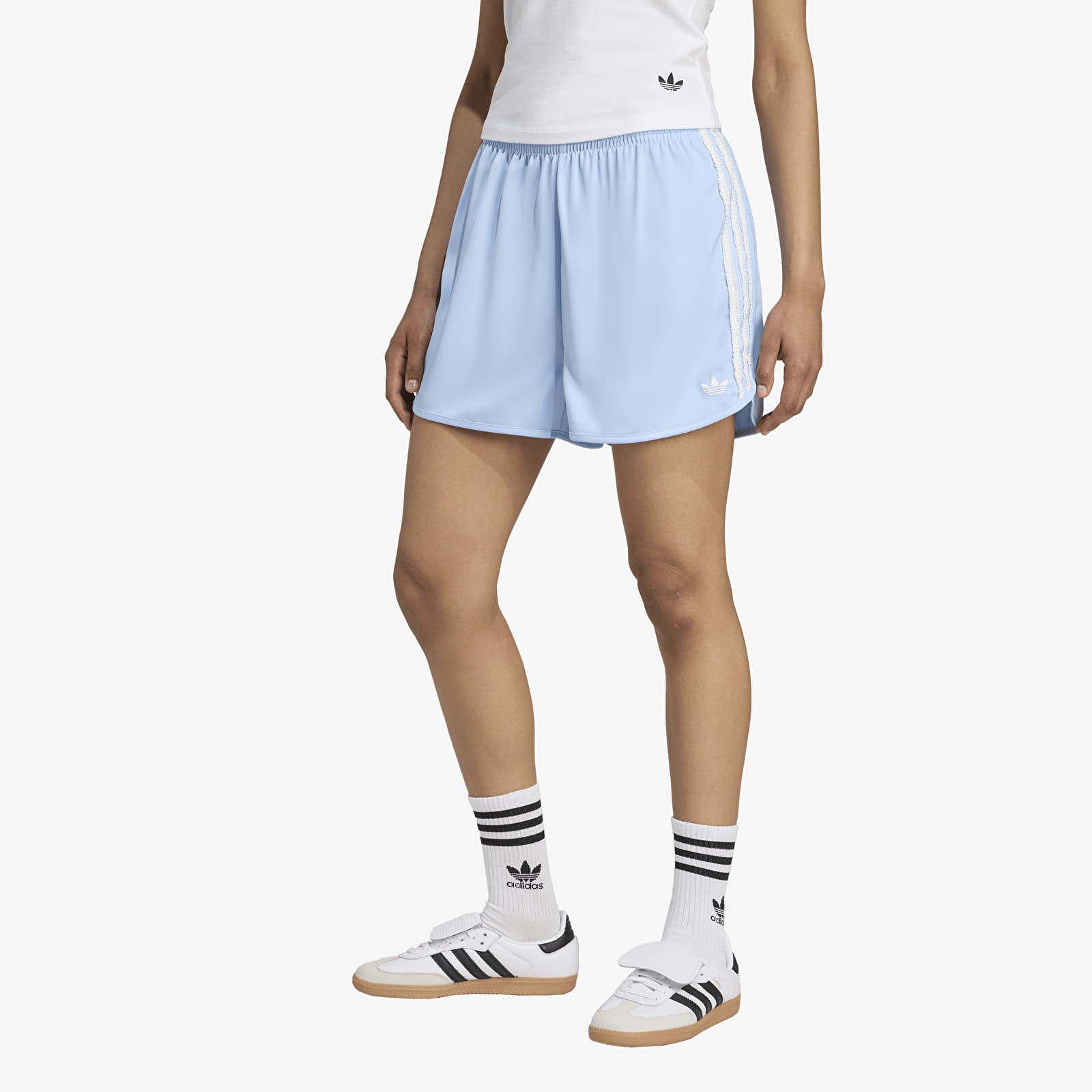 Shorts für Frauen adidas Originals Satin Shorts Ruffle 3-Stripes Clear Sky/ Grey Three
