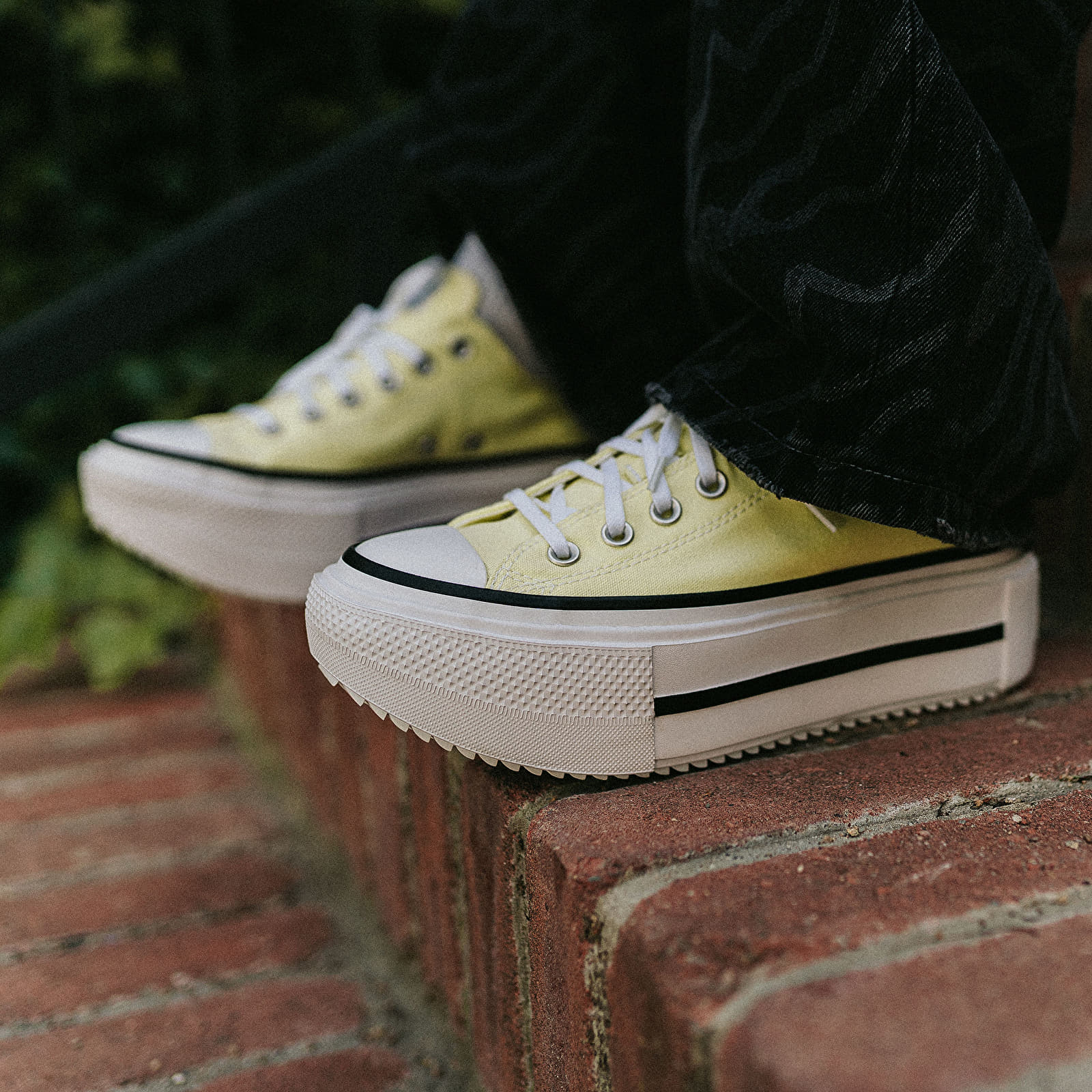 Ženski čevlji Converse Chuck Taylor All Star Lift Double Stack Lemon Slushy/ White/ Black