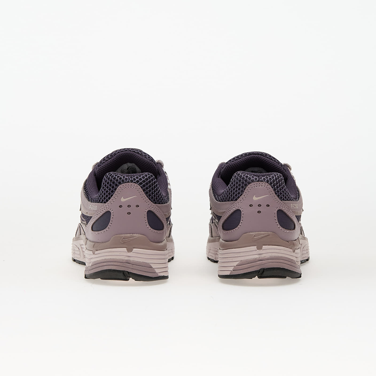 Women's sneakers and shoes Nike W P-6000 Se Lt Violet Ore/ Black-Dk Raisin-Platinum Violet