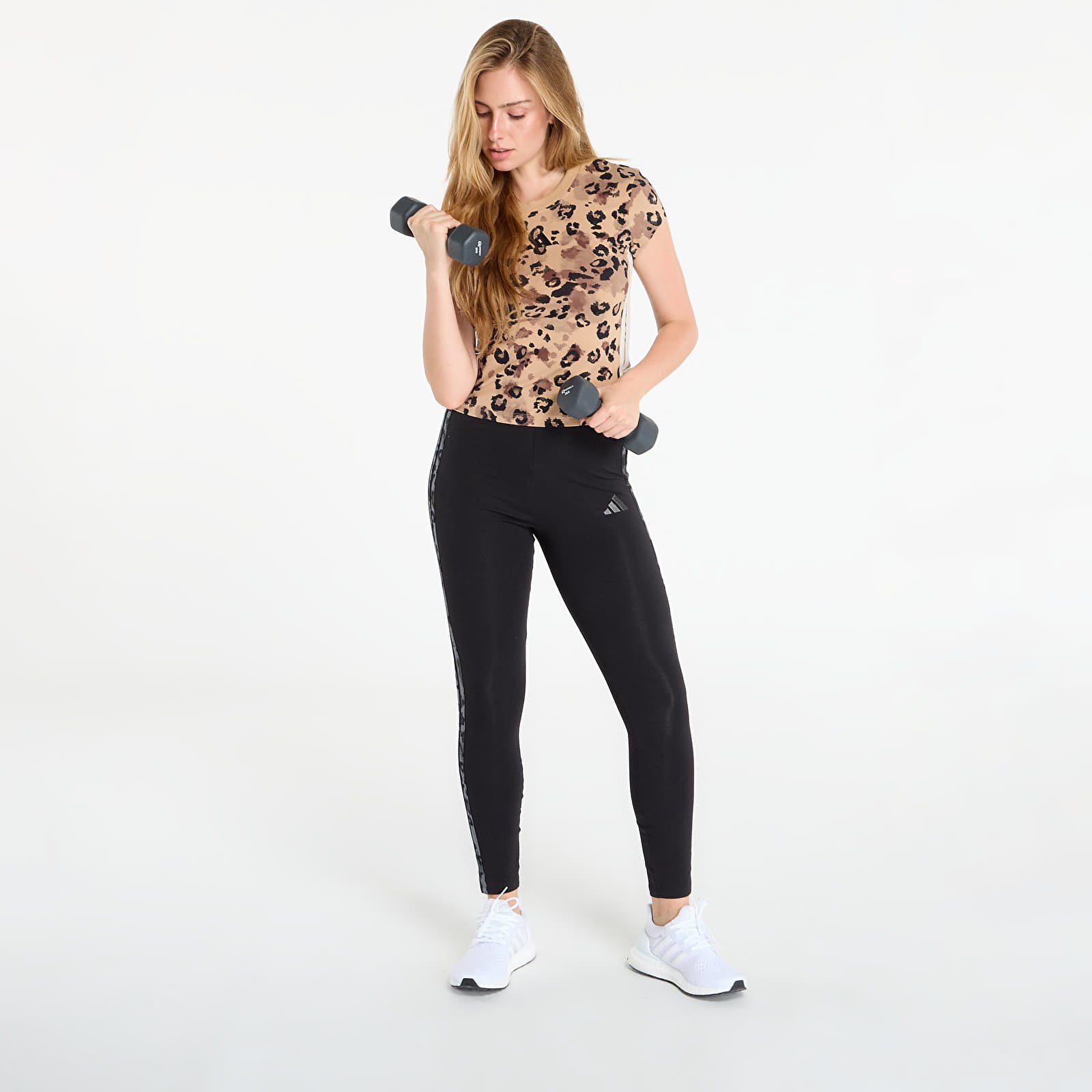 T-Shirts Frau adidas Animal Print 3-Stripes Tee Multicolor/ Warm Sand