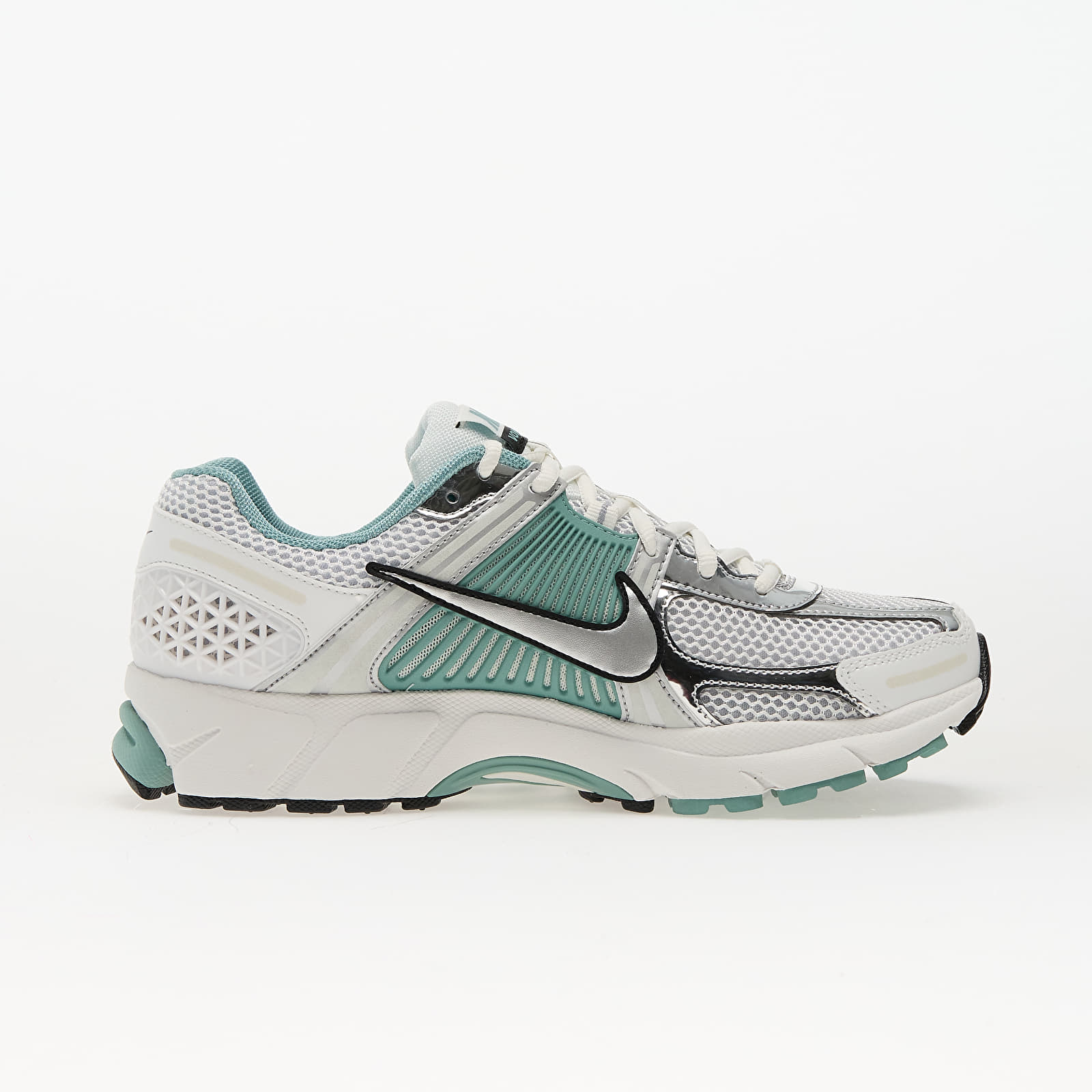 Women's sneakers and shoes Nike W Zoom Vomero 5 Summit White/ Mtlc Silver-Wolf Grey-Pure Platinum-Cannon-Black