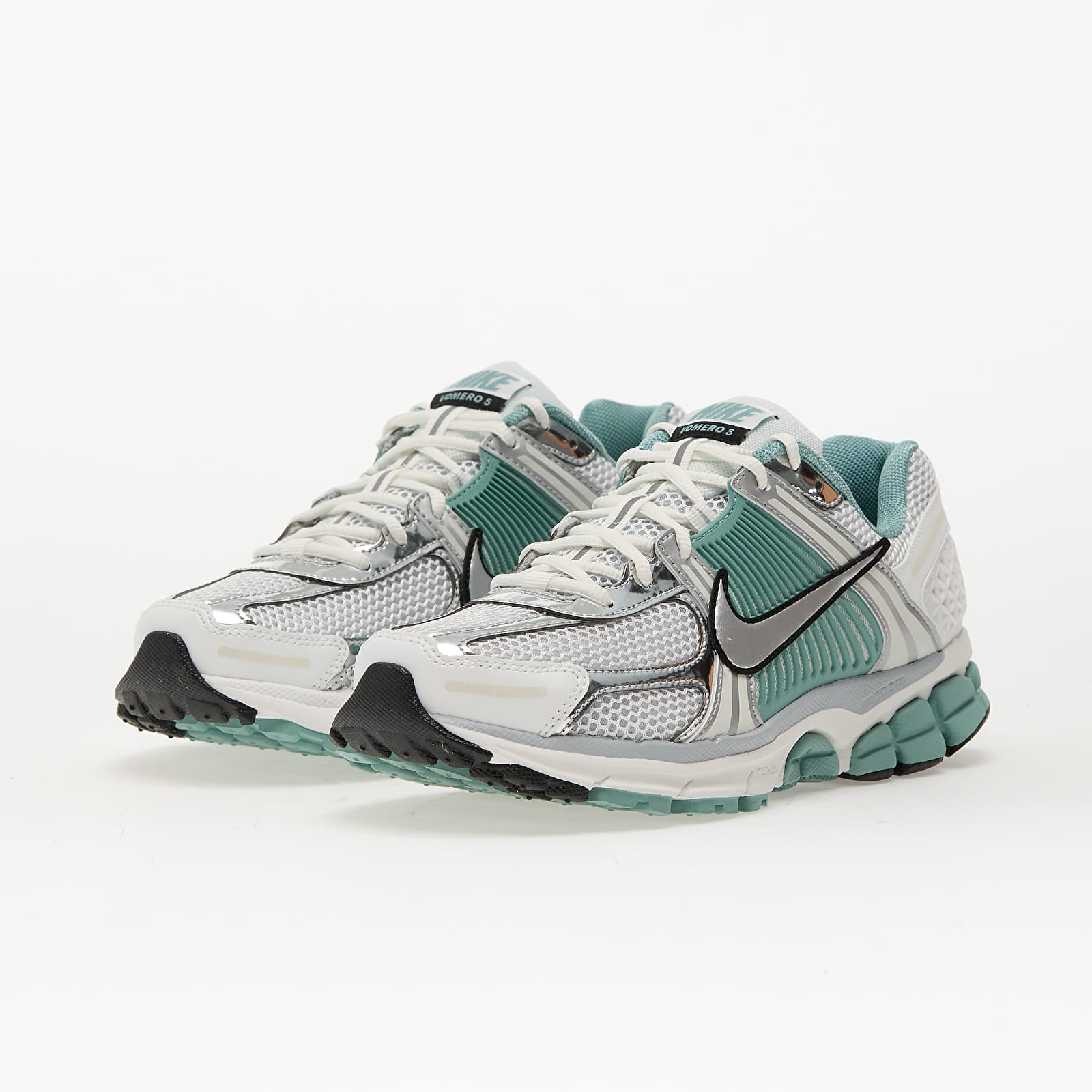 Women's sneakers and shoes Nike W Zoom Vomero 5 Summit White/ Mtlc Silver-Wolf Grey-Pure Platinum-Cannon-Black