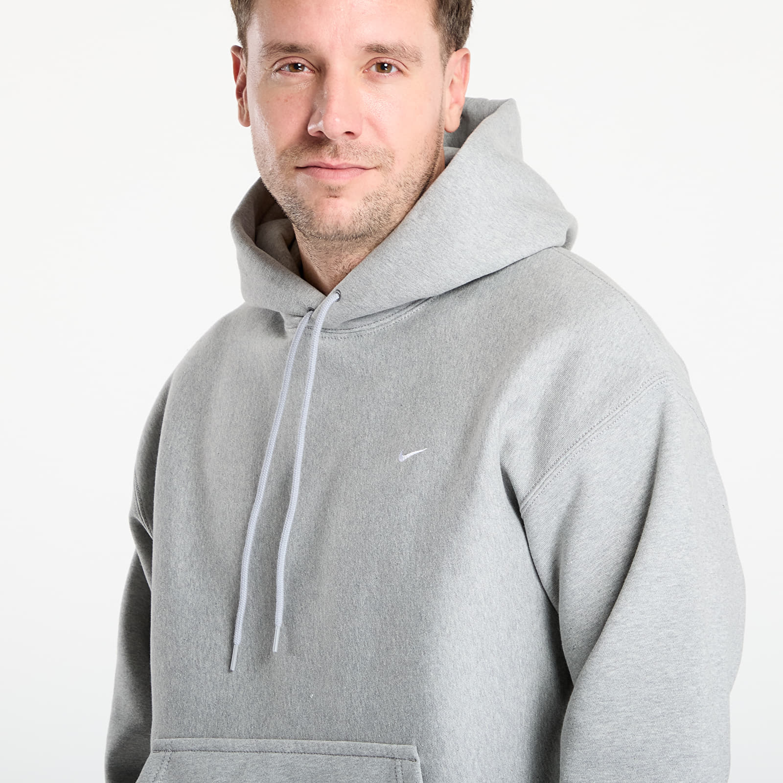 Men's sweatshirts Nike Solo Swoosh Men's Pullover Hoodie Dk Grey Heather/ Lt Smoke Grey/ White