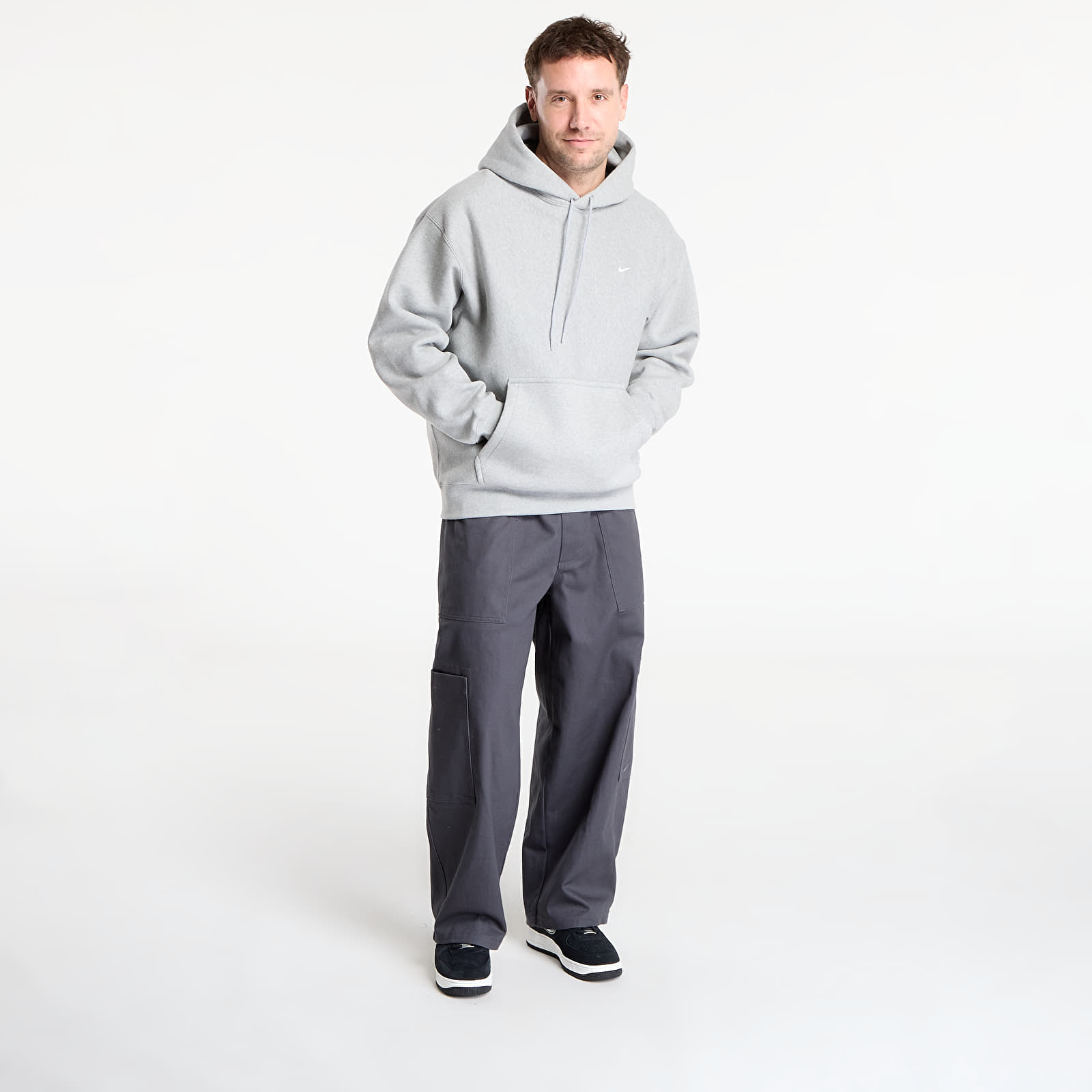 Men's sweatshirts Nike Solo Swoosh Men's Pullover Hoodie Dk Grey Heather/ Lt Smoke Grey/ White