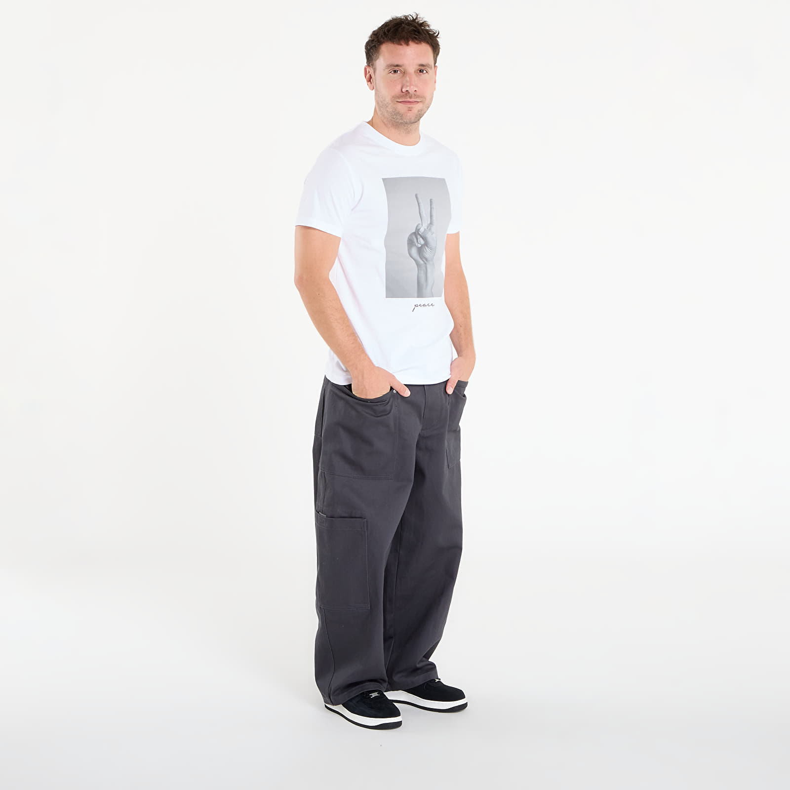 T-shirts Urban Classics Peace Sign Tee White