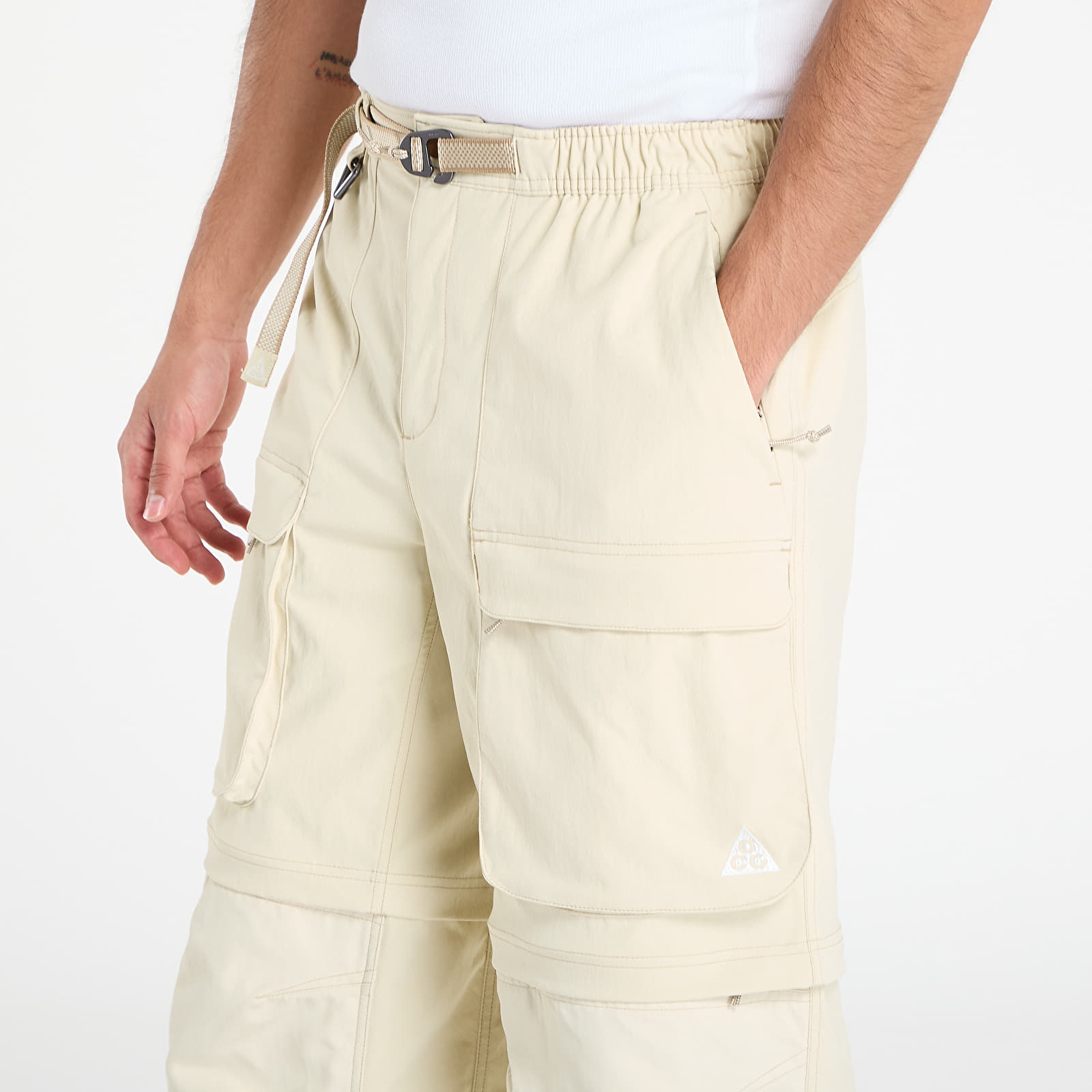 Hosen für Männer Nike ACG "Smith Summit" Men's Zip Cargo Pants Lt Khaki/ Parachute Beige/ Summit White