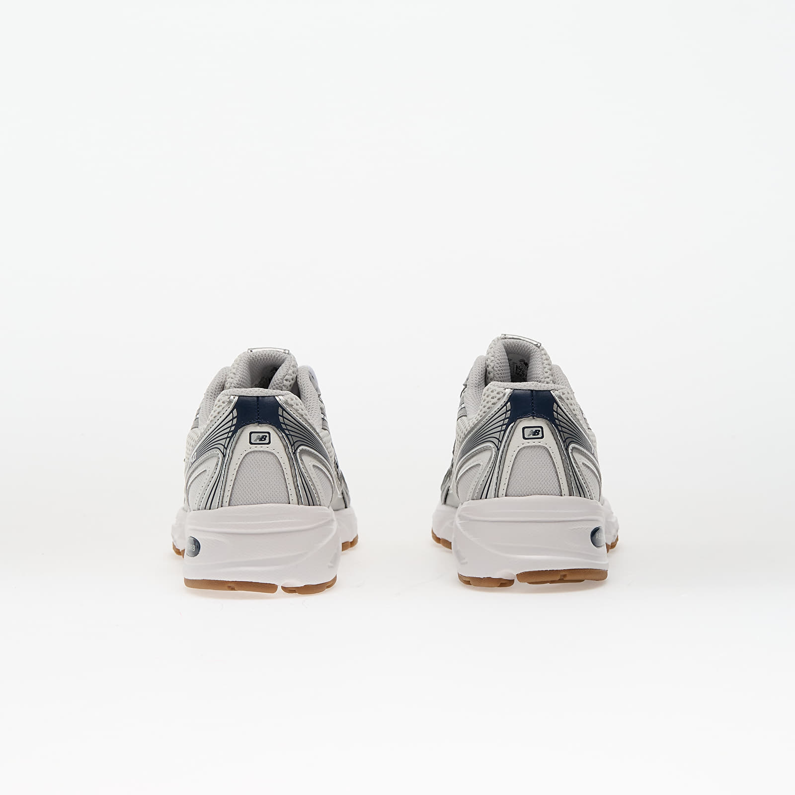 Încălțăminte și sneakerși pentru bărbați New Balance 740 Grey Matter