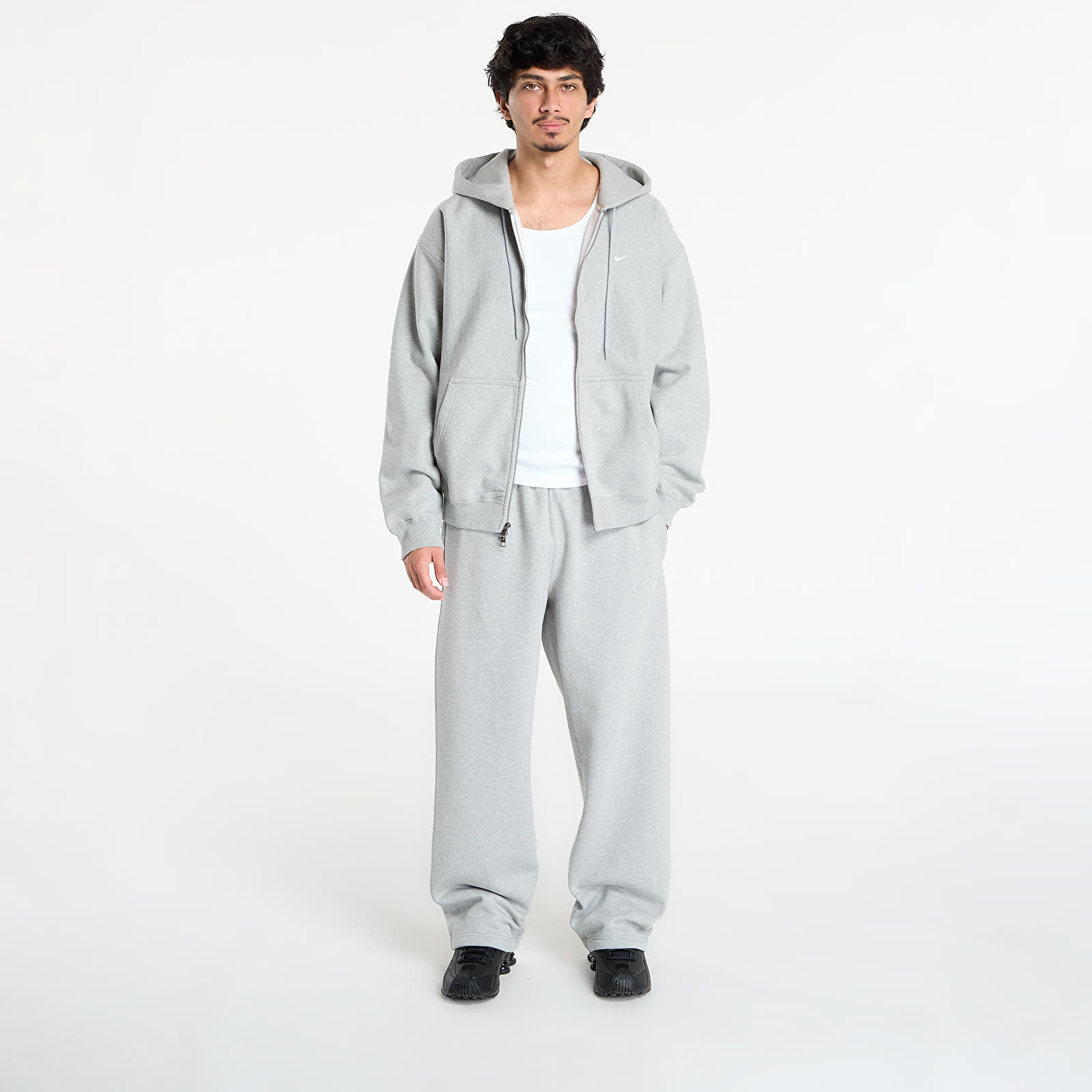 Men's sweatpants Nike Solo Swoosh Men's Fleece Open-Hem Pants Dk Grey Heather/ Lt Smoke Grey/ White