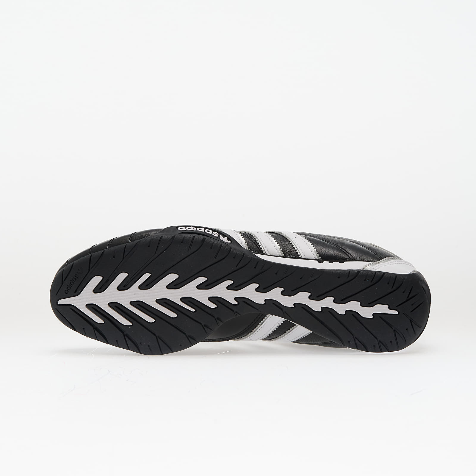 Men's sneakers and shoes adidas Adiracer Lo Core Black/ Ftw White/ Core Black
