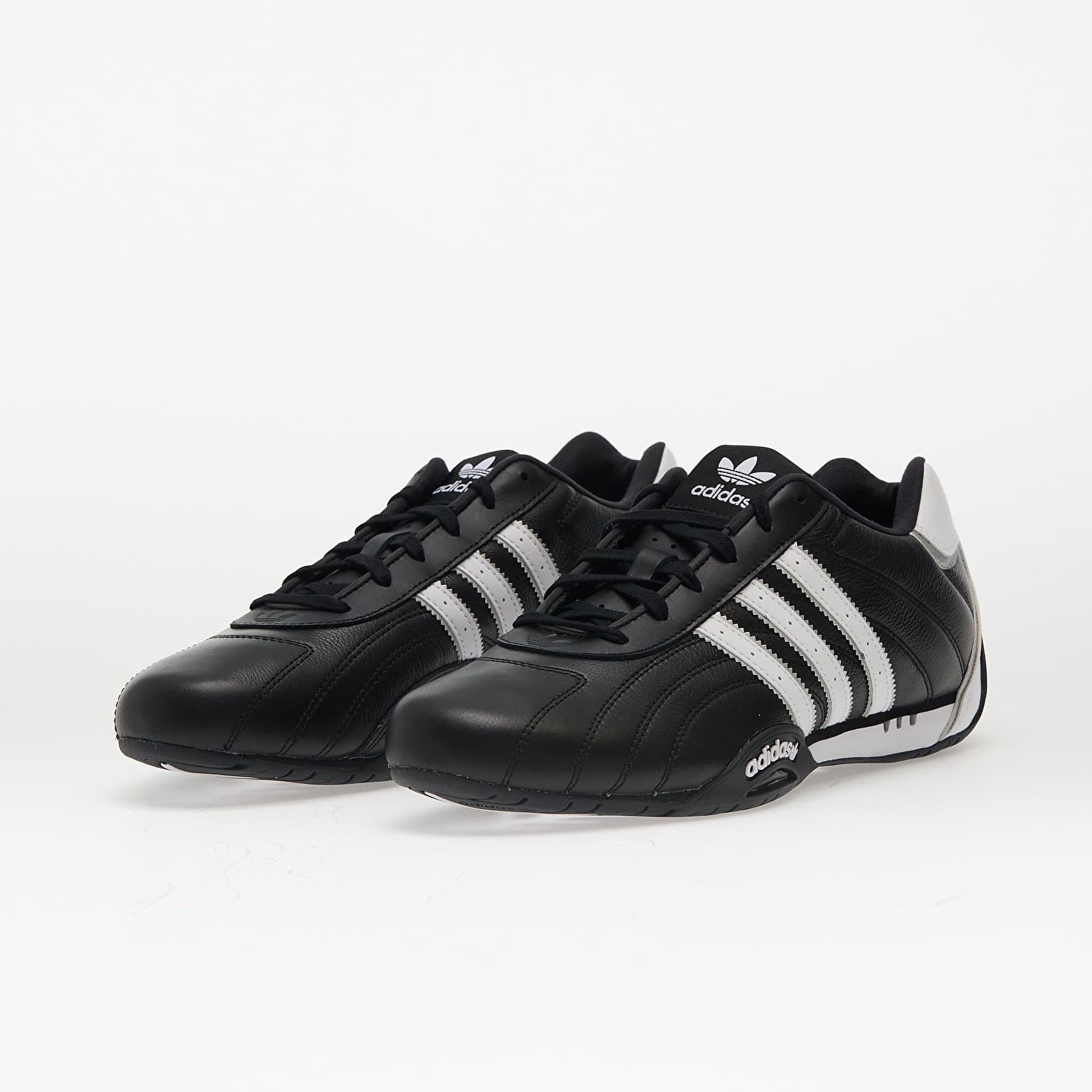 Men's sneakers and shoes adidas Adiracer Lo Core Black/ Ftw White/ Core Black