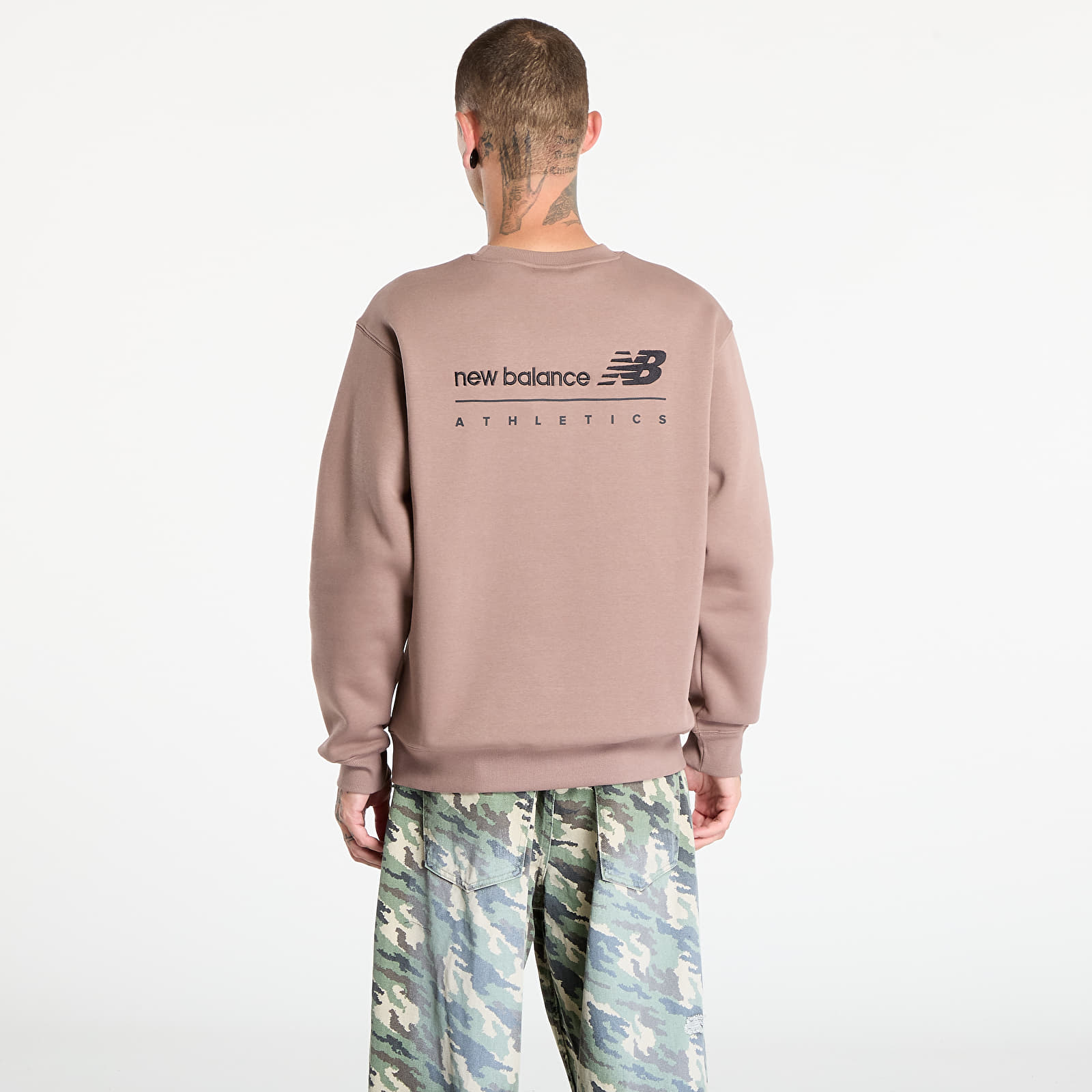 Moški hoodiji New Balance Linear Graphic Fleece Crew Earth Shadow