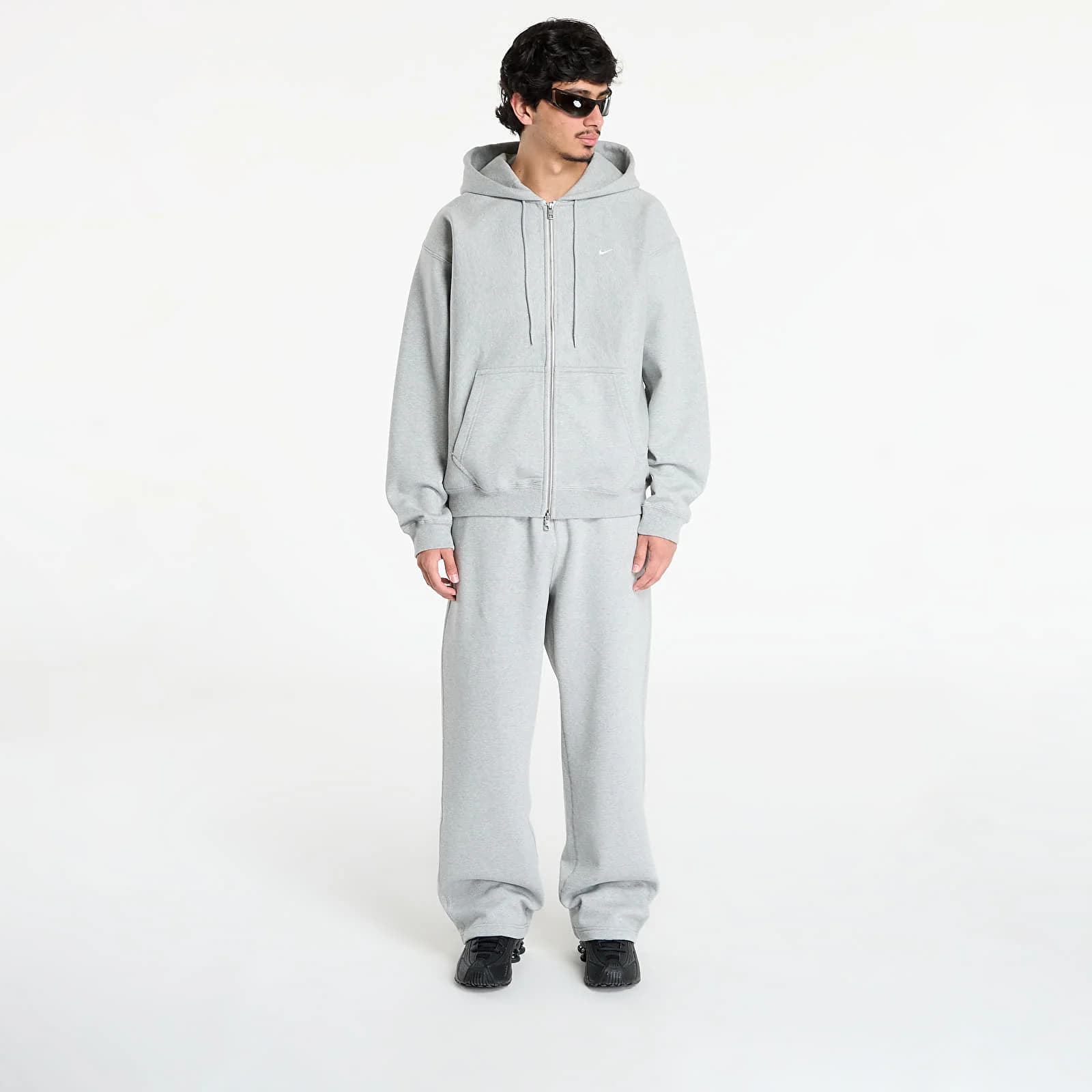 Men's sweatshirts Nike Solo Swoosh Men's Full-Zip Fleece Hoodie Dk Grey Heather/ Lt Smoke Grey/ White