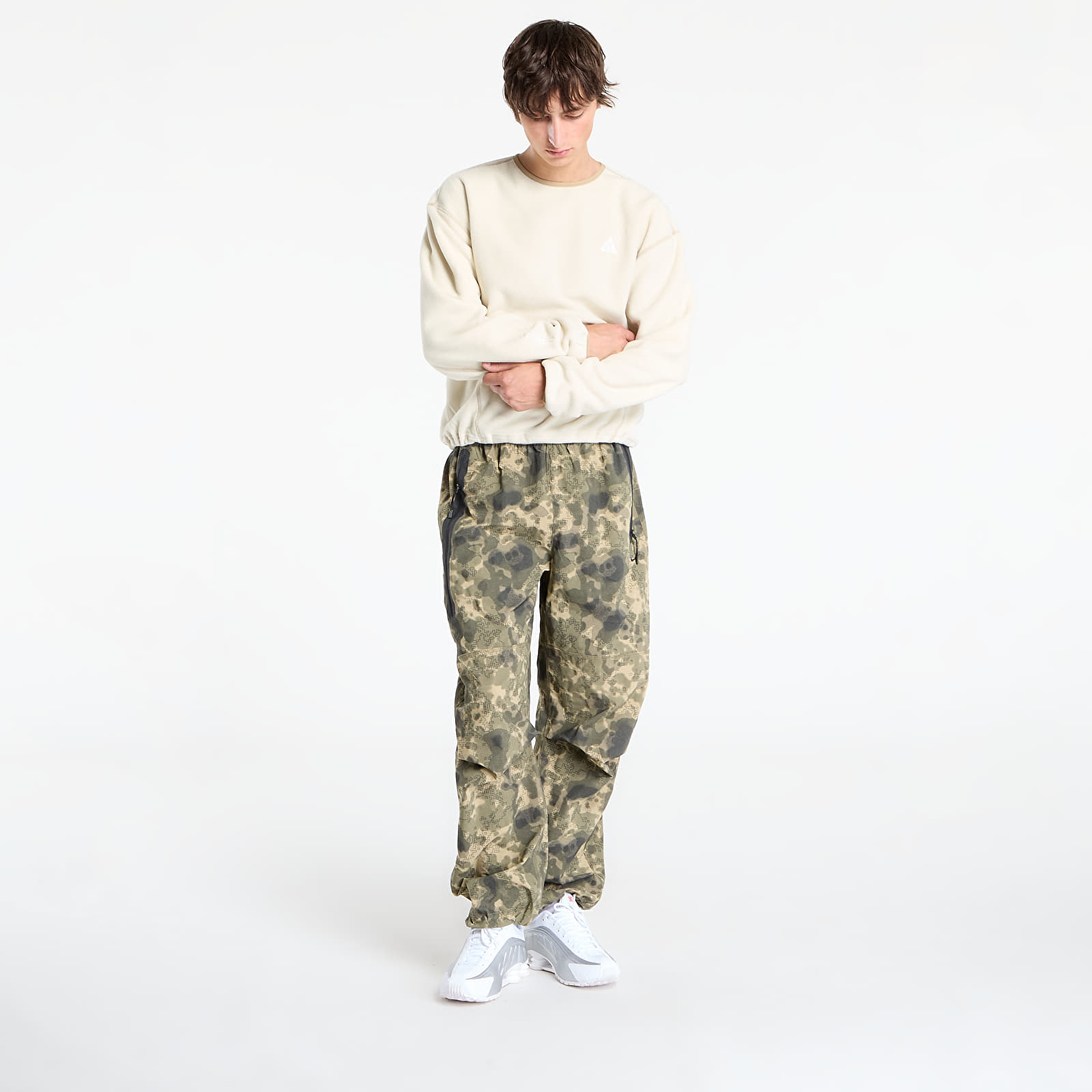 Pánské mikiny Nike ACG "Wolf Tree" Crew Lt Khaki/ Parachute Beige/ Summit White