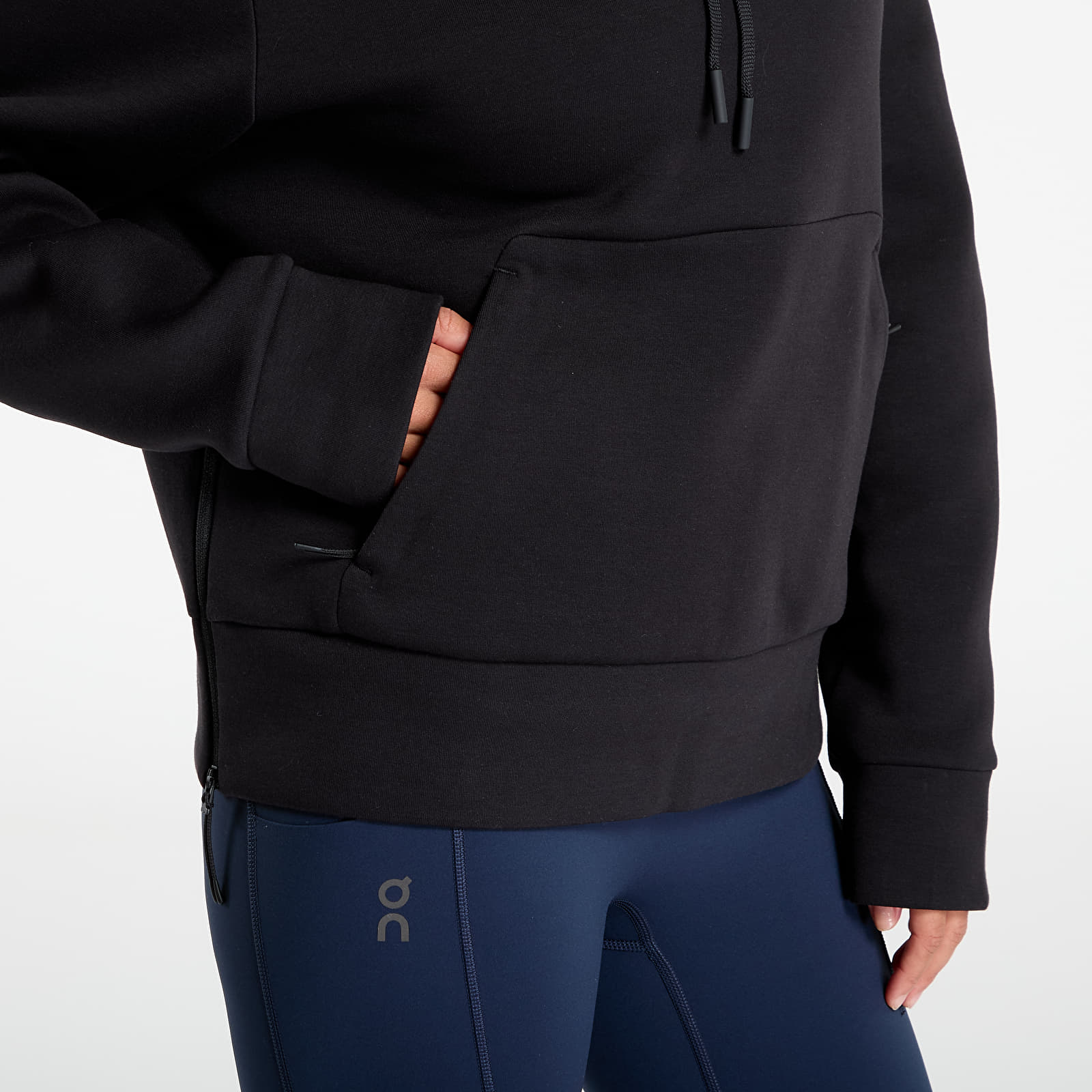 Hanorace pentru femei On Focus Tech Hoodie Black