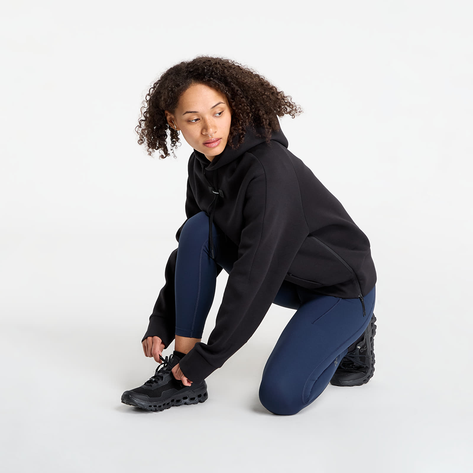 Hanorace pentru femei On Focus Tech Hoodie Black