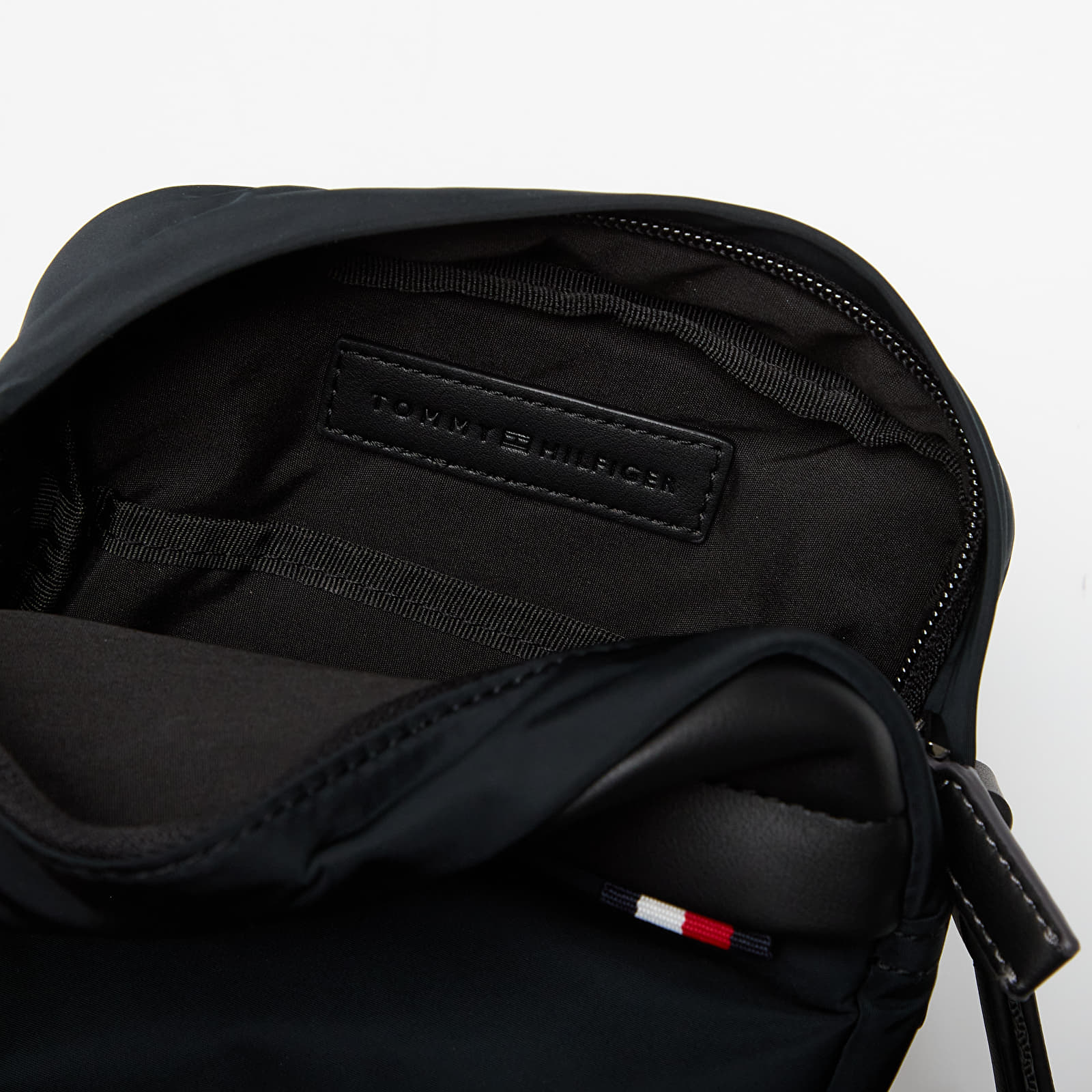 Bolsas de ombro Tommy Hilfiger Nylon Mini Reporter Black