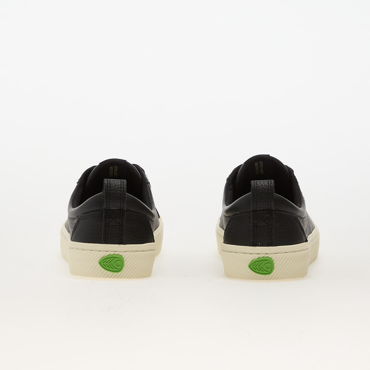 Ténis e sapatos para homem Cariuma M Oca Low Black